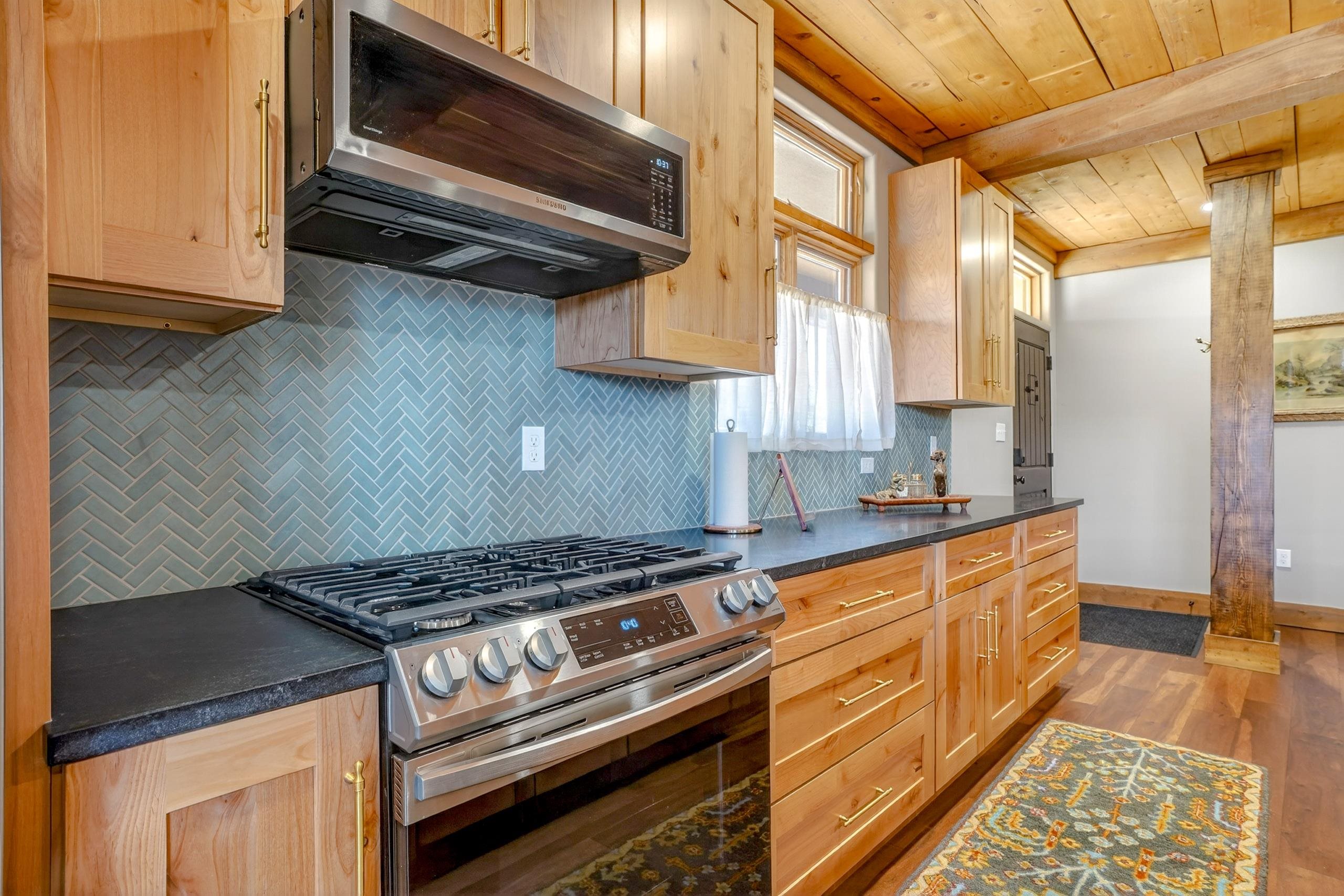 3465 Mountain View Blvd 12D