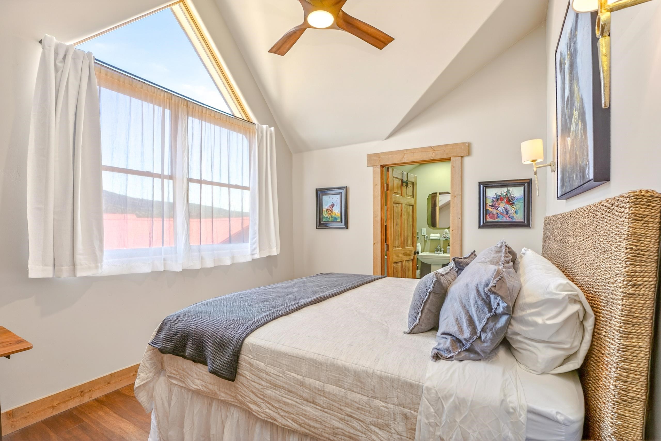 3465 Mountain View Blvd 12D