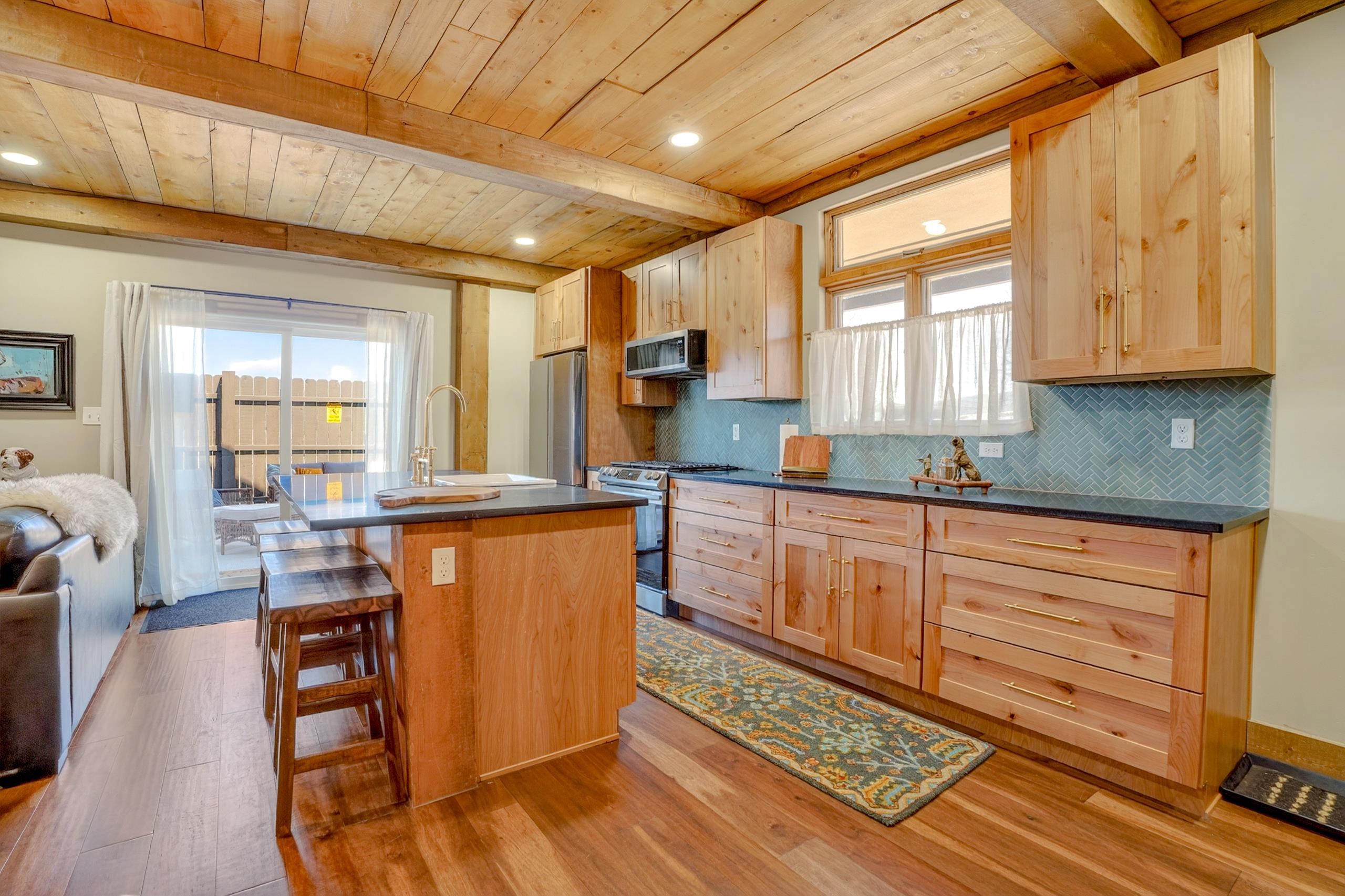 3465 Mountain View Blvd 12D