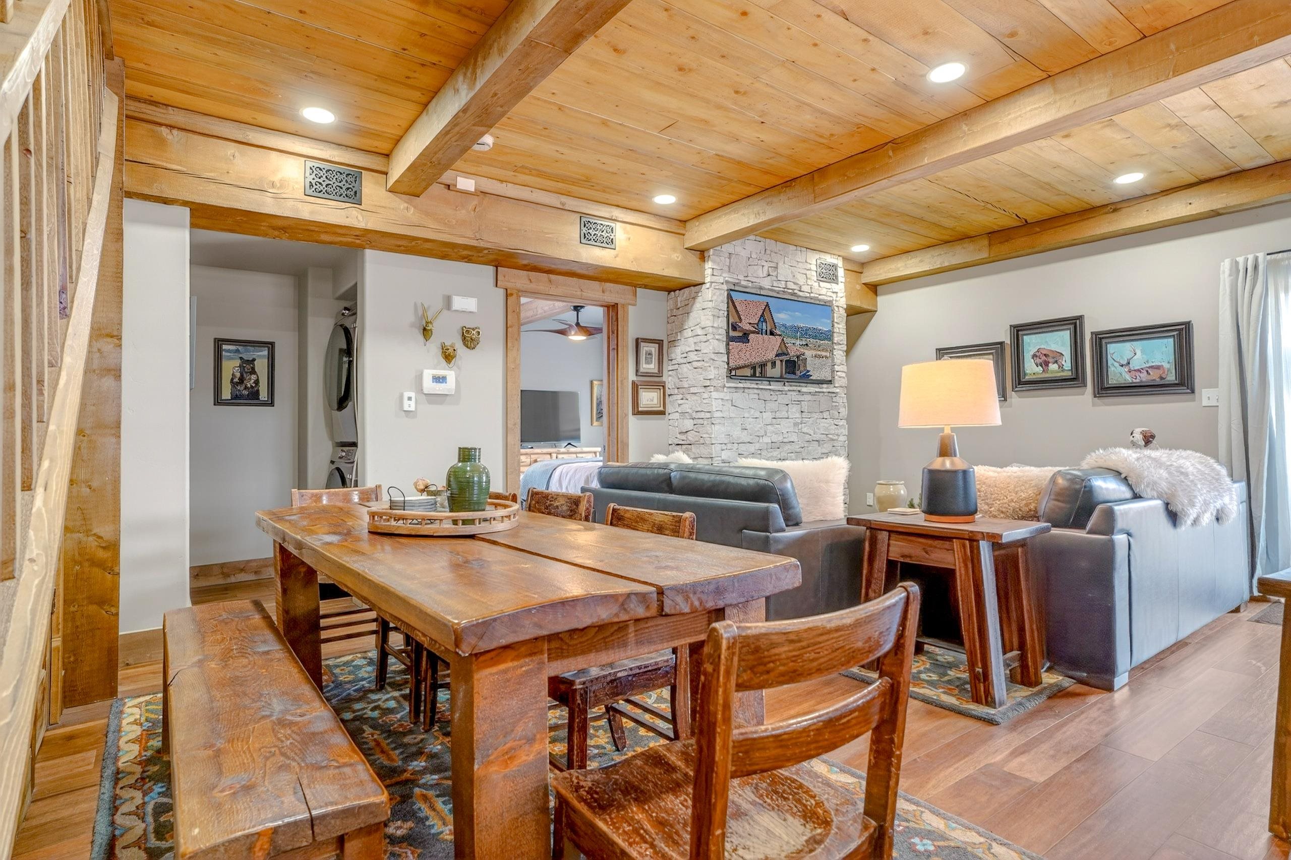 3465 Mountain View Blvd 12D