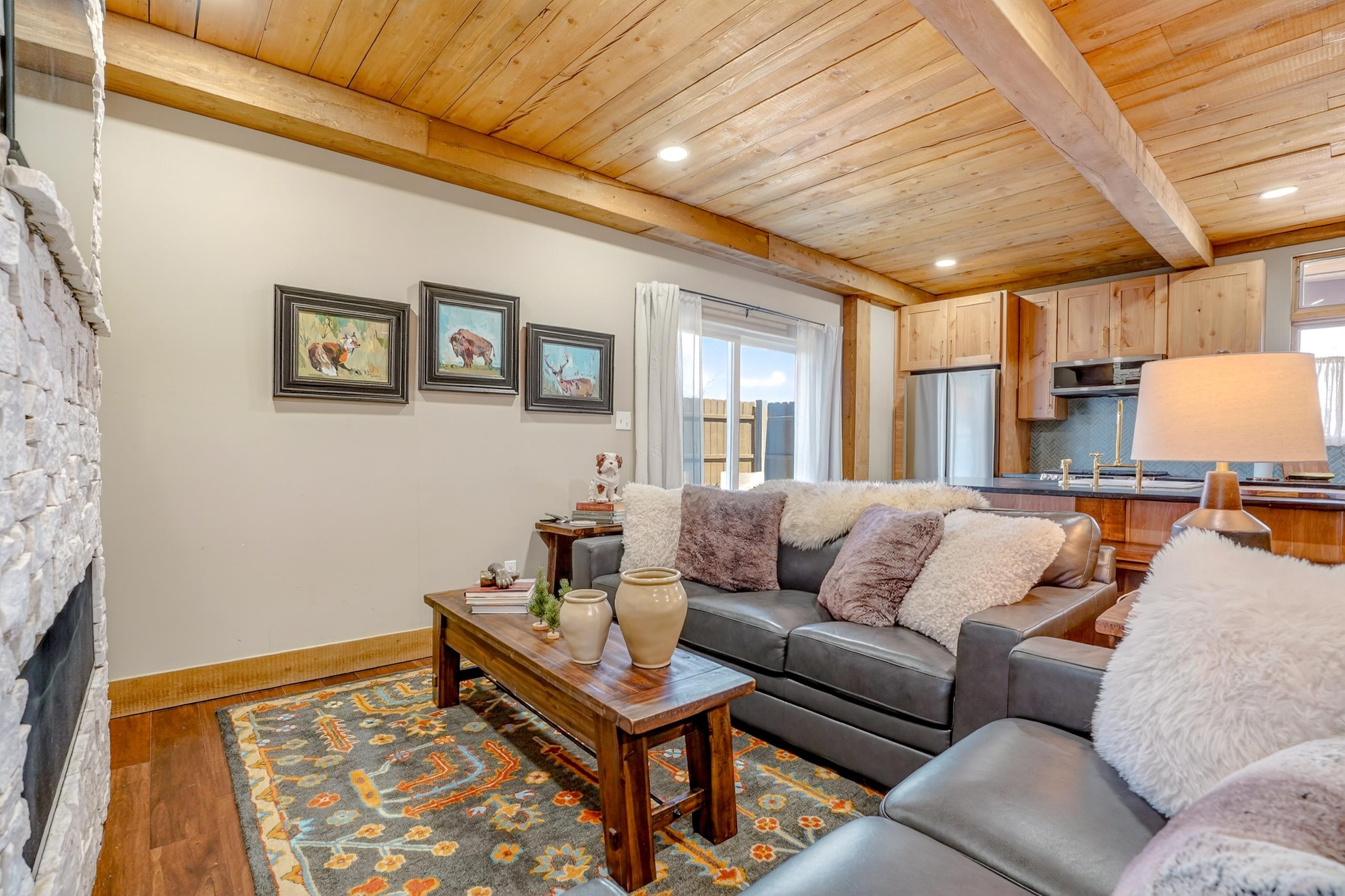 3465 Mountain View Blvd 12D