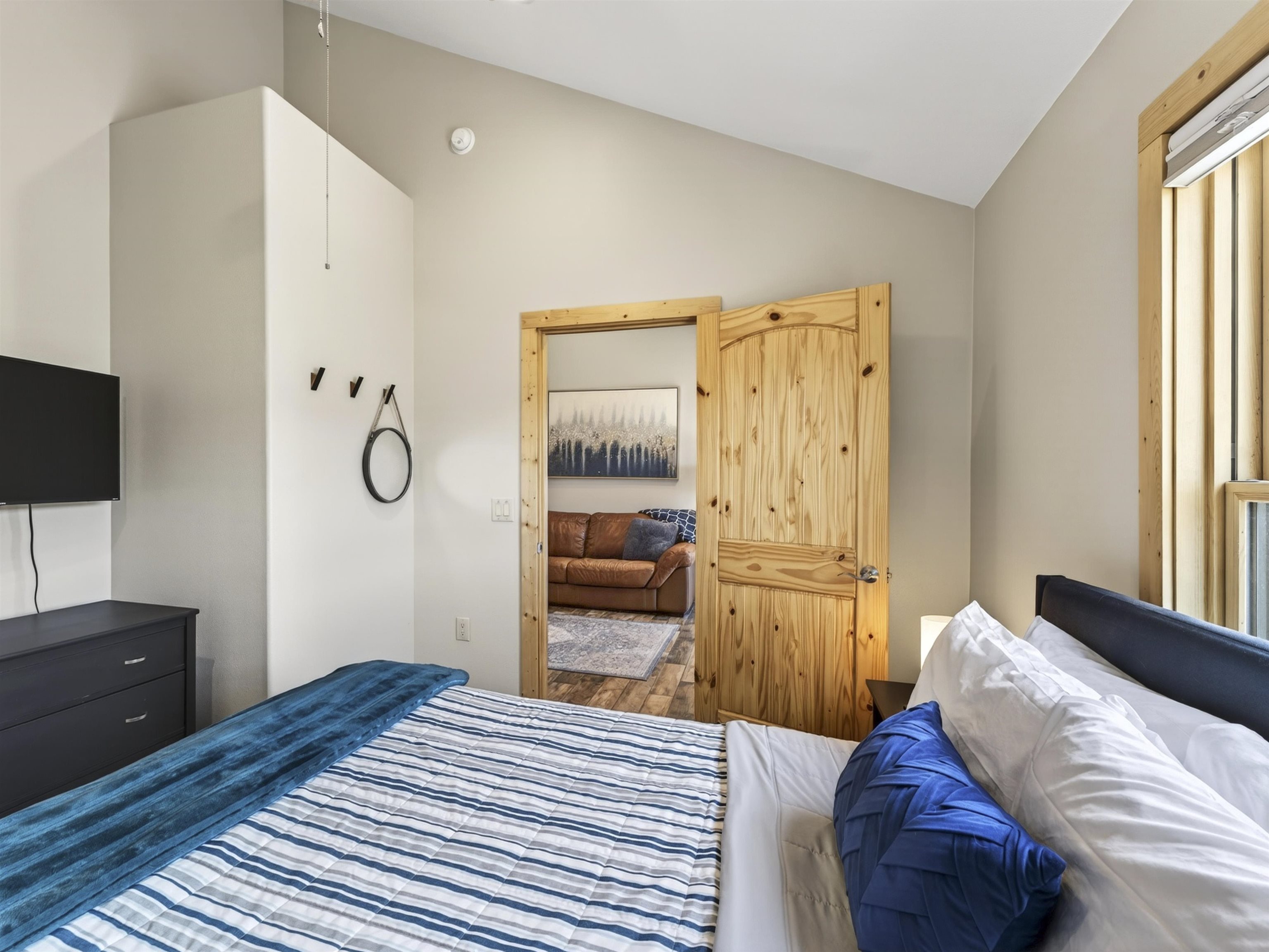 3465 Mountain View Blvd Unit: 16B