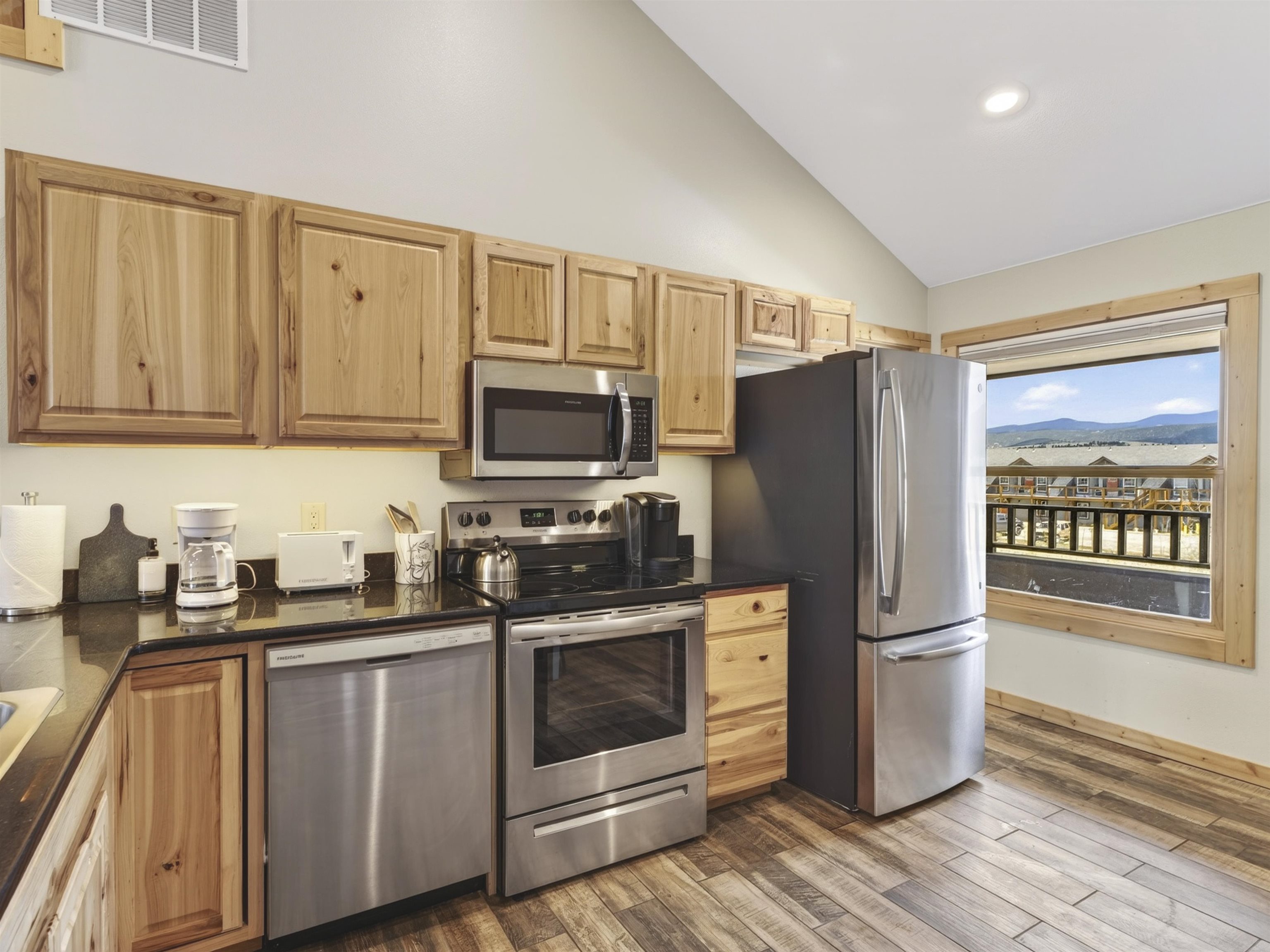 3465 Mountain View Blvd Unit: 16B