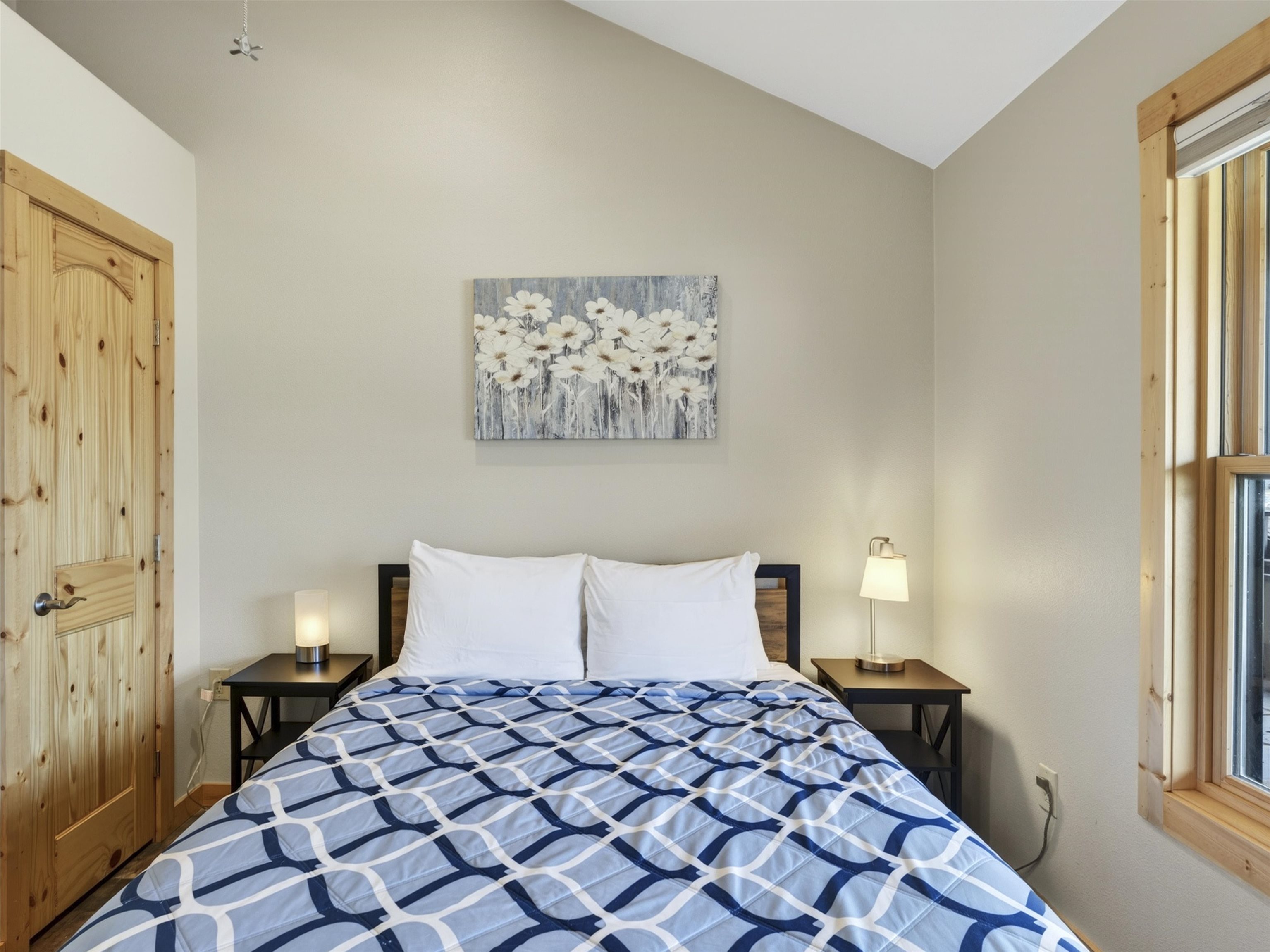 3465 Mountain View Blvd Unit: 16B