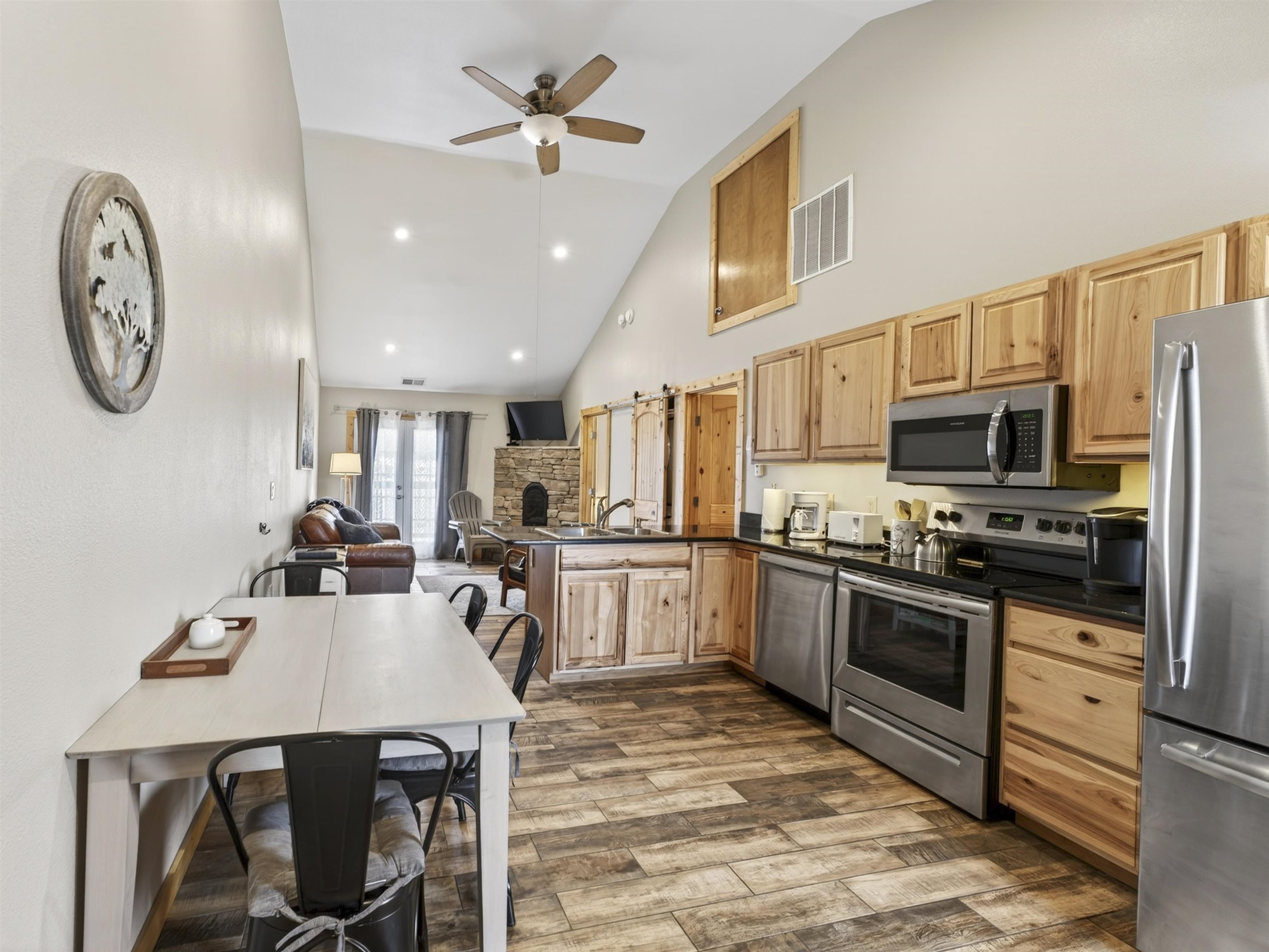 3465 Mountain View Blvd Unit: 16B