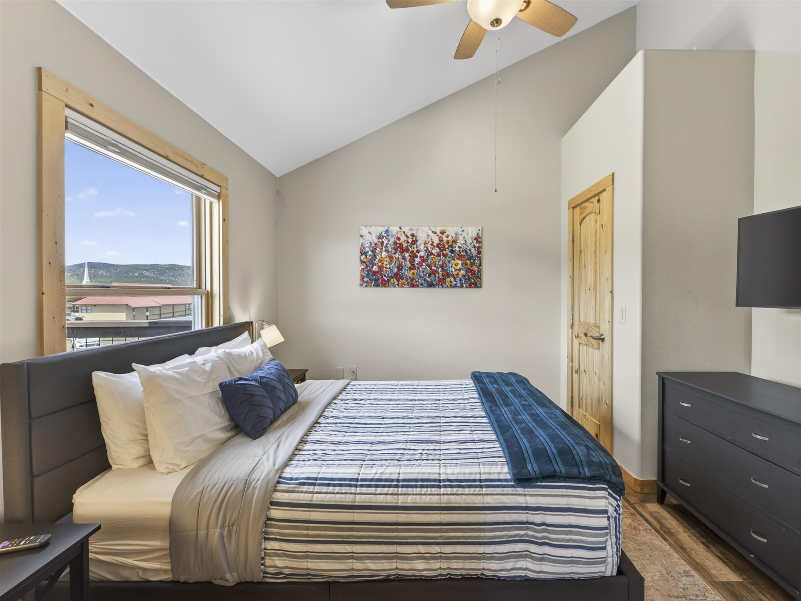 3465 Mountain View Blvd Unit: 16B