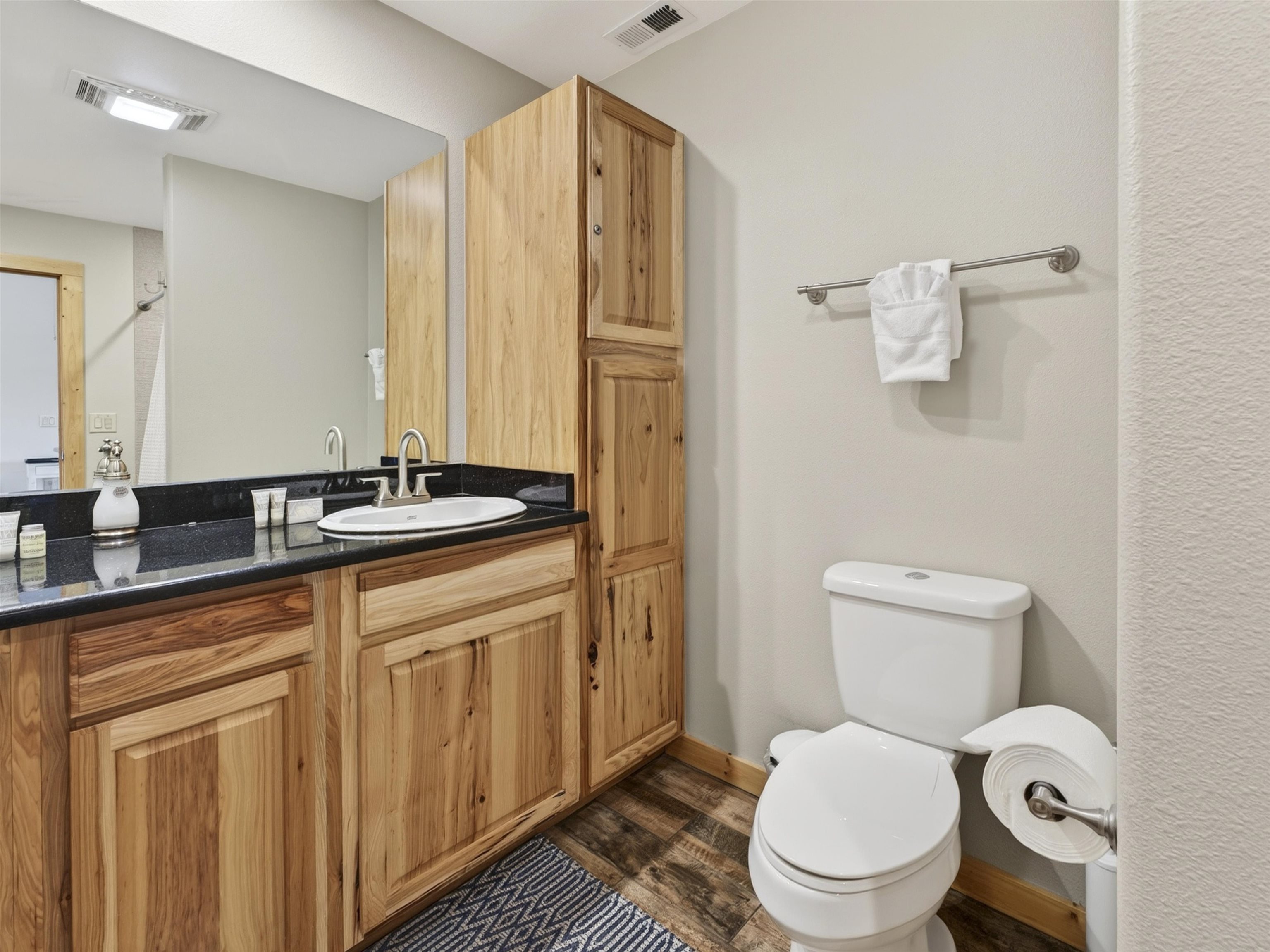 3465 Mountain View Blvd Unit: 16B