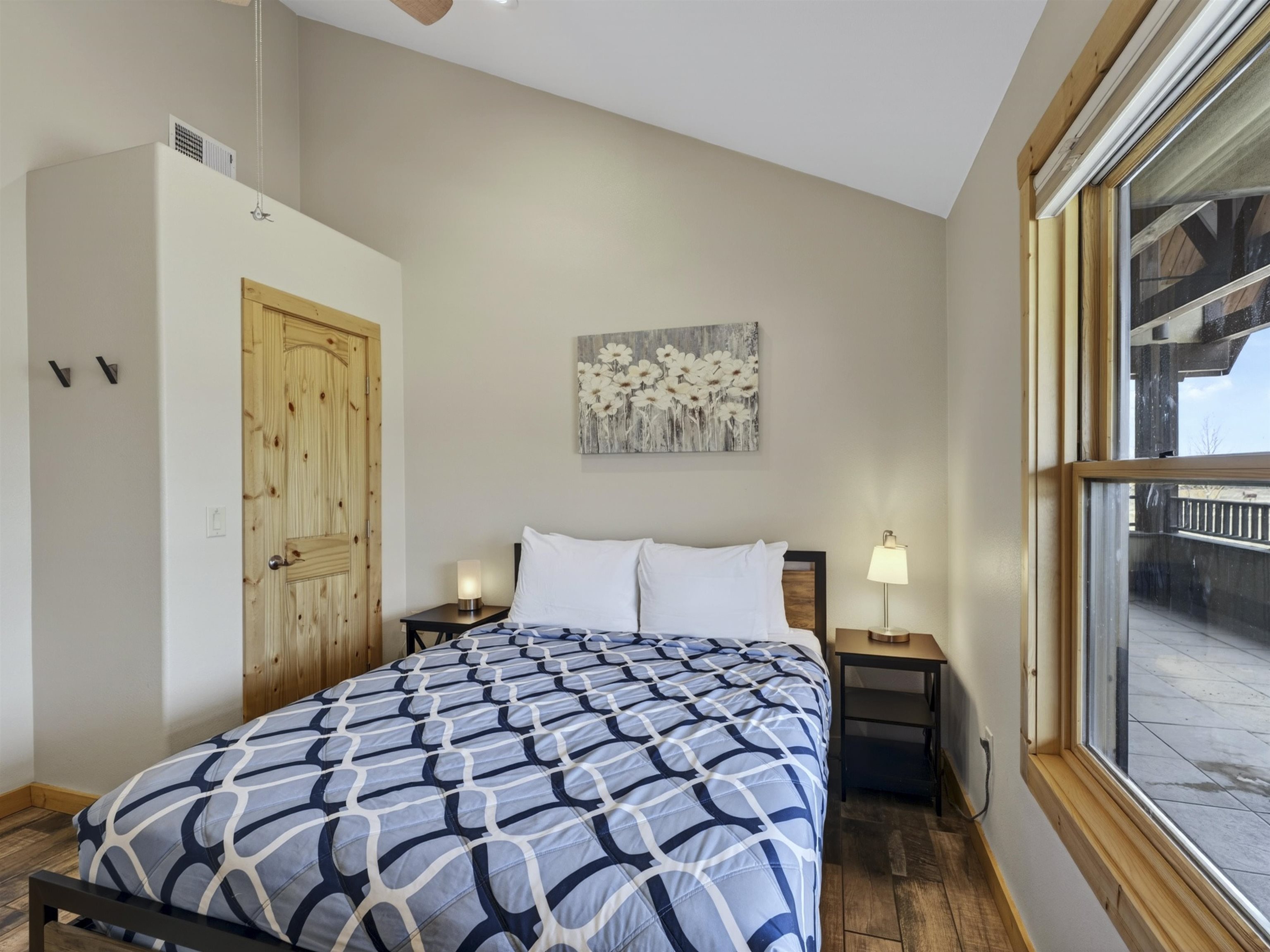 3465 Mountain View Blvd Unit: 16B