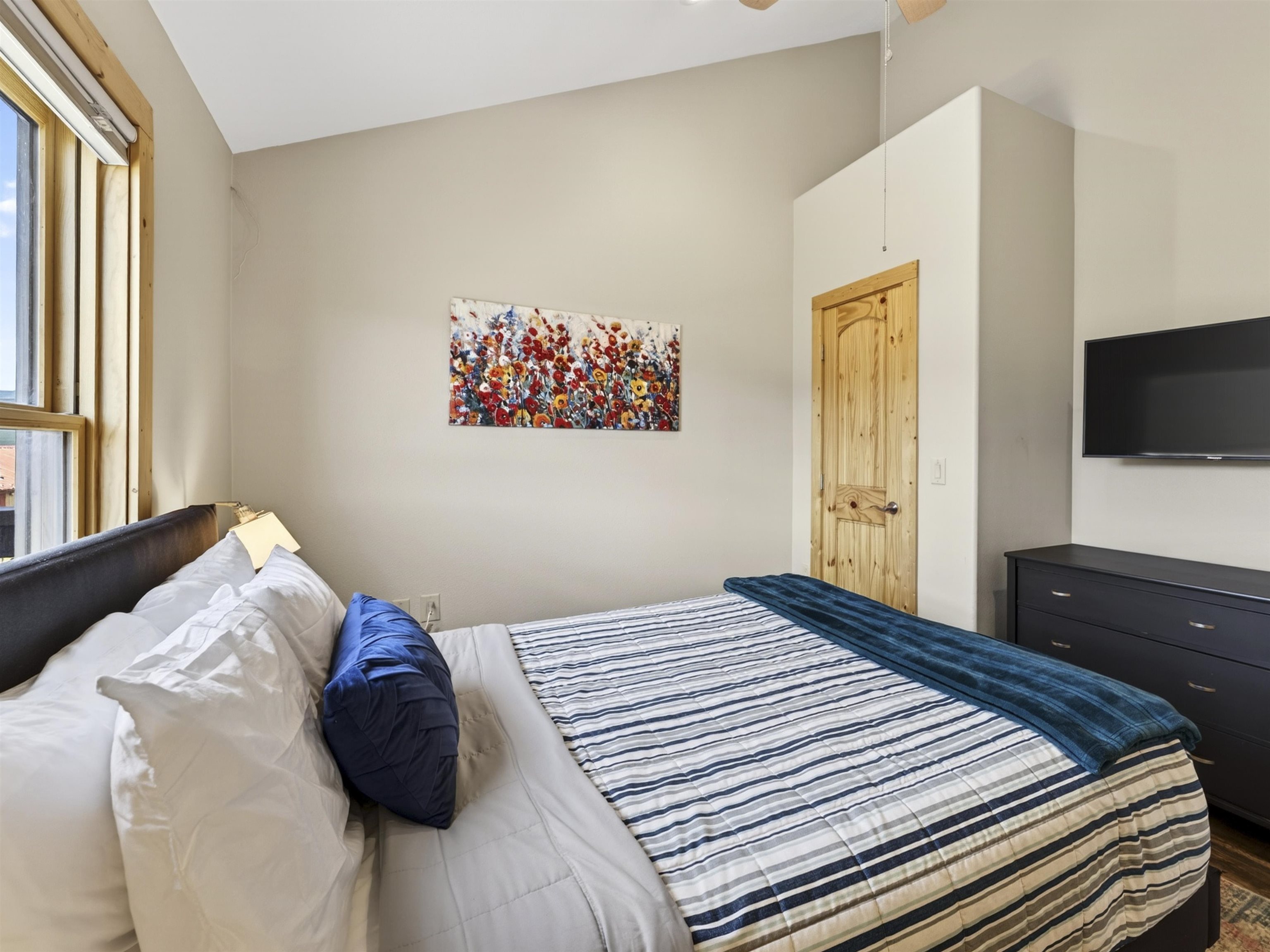 3465 Mountain View Blvd Unit: 16B