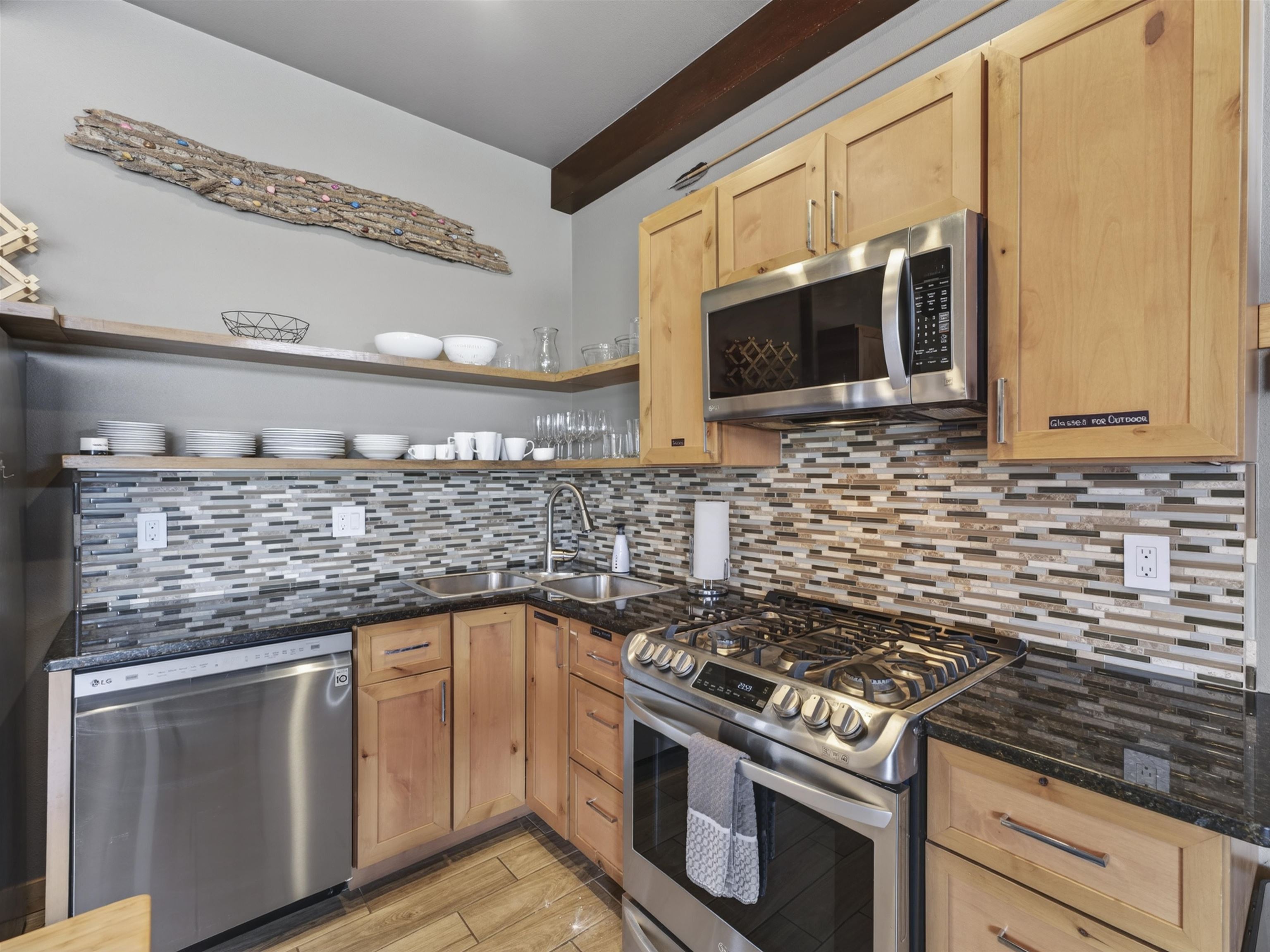 3465 Mountain View Blvd Unit: 5B