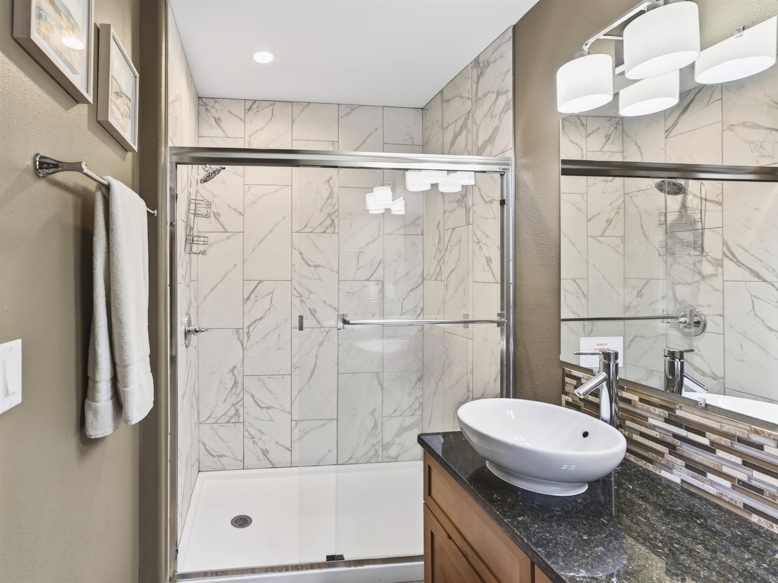 3465 Mountain View Blvd Unit: 5B