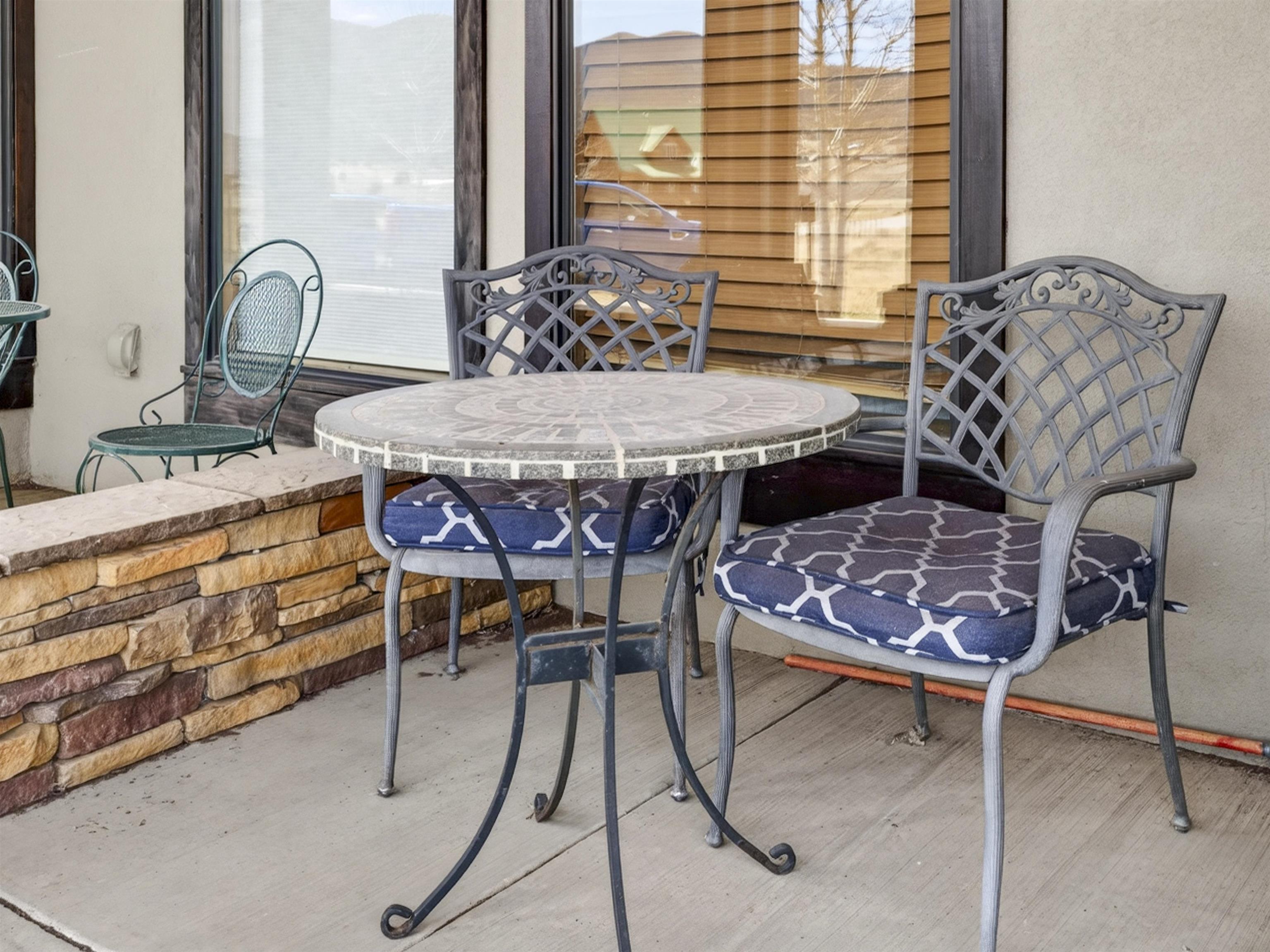 3465 Mountain View Blvd Unit: 5B