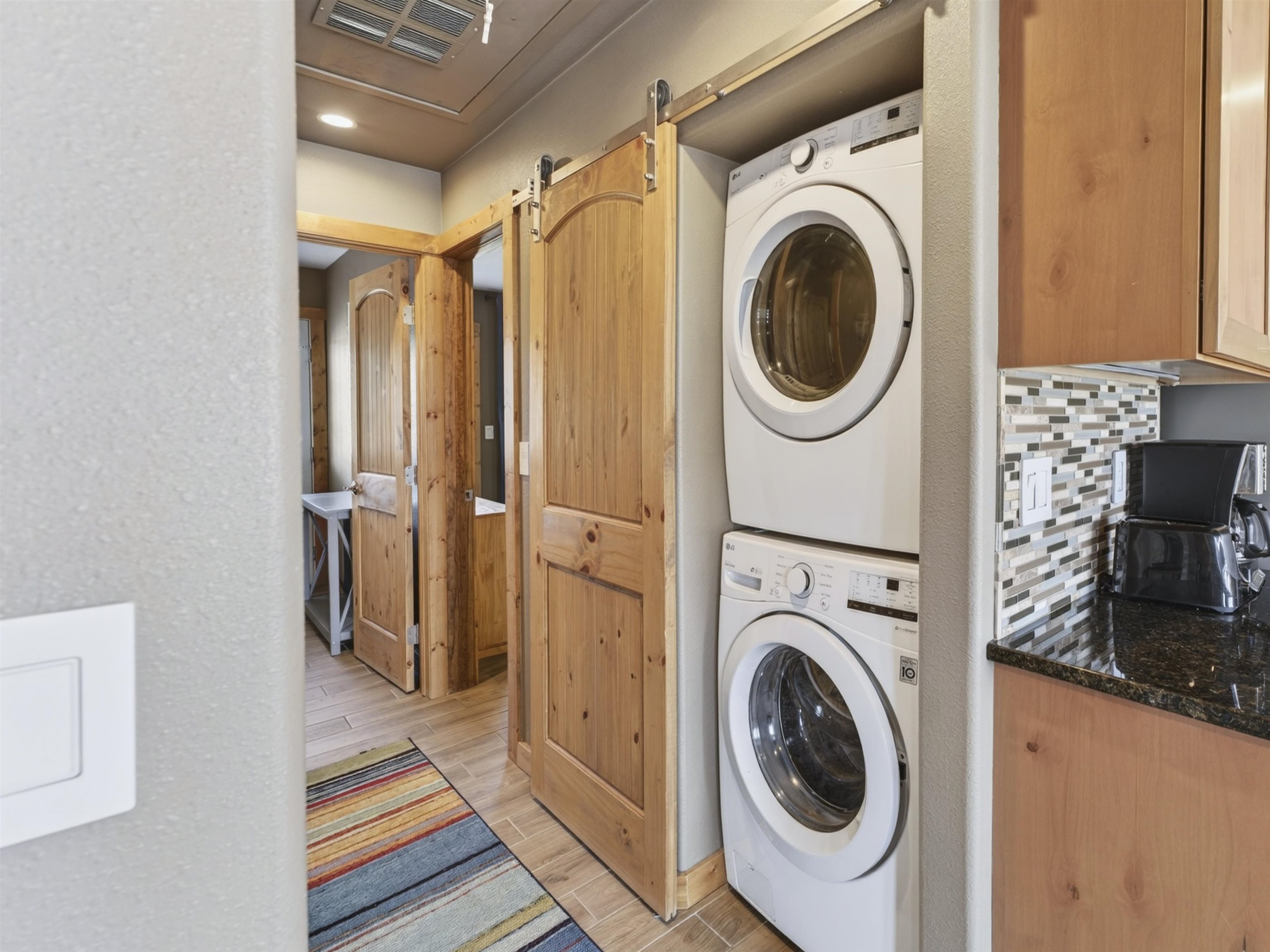 3465 Mountain View Blvd Unit: 5B