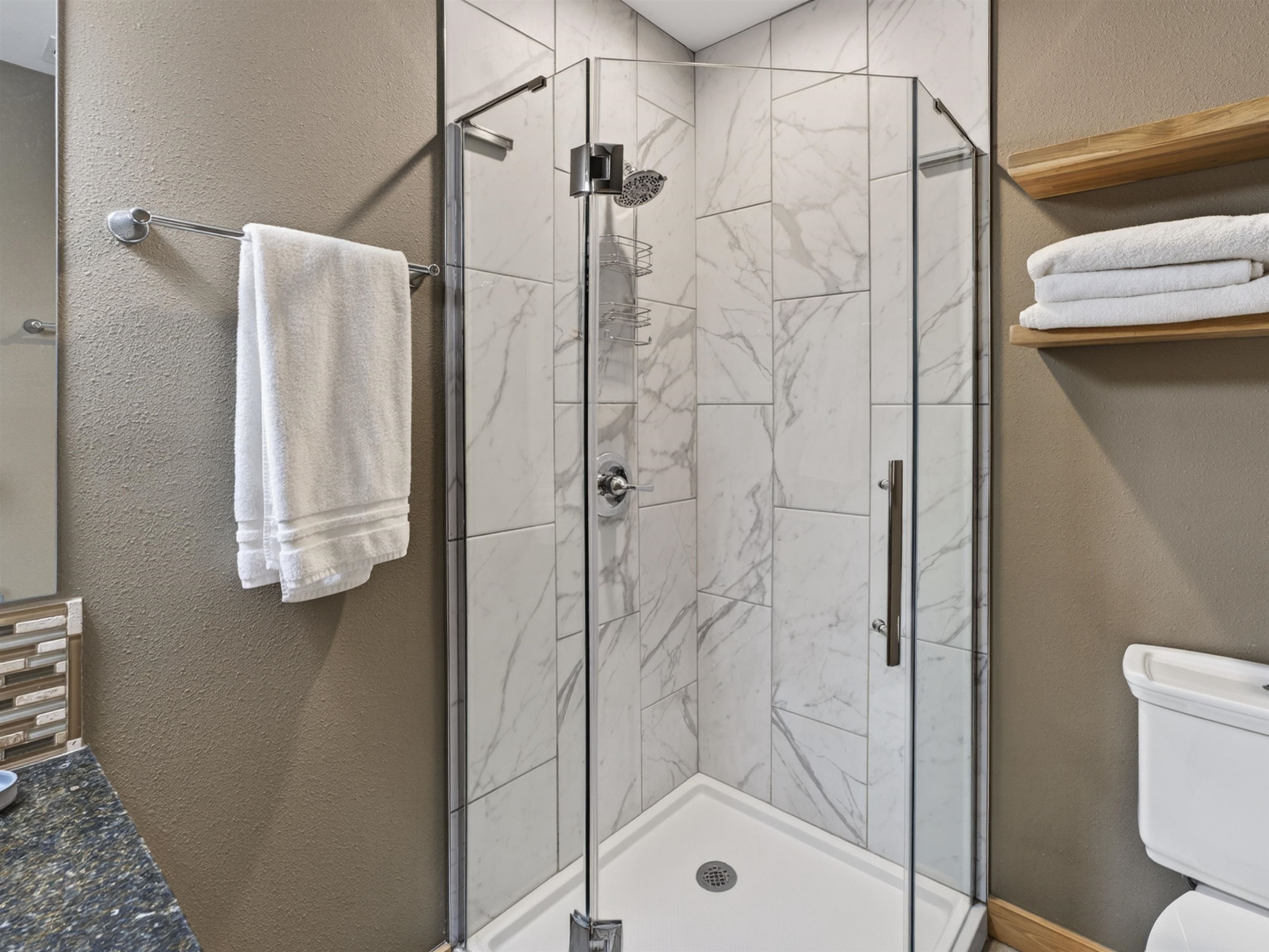 3465 Mountain View Blvd Unit: 5B