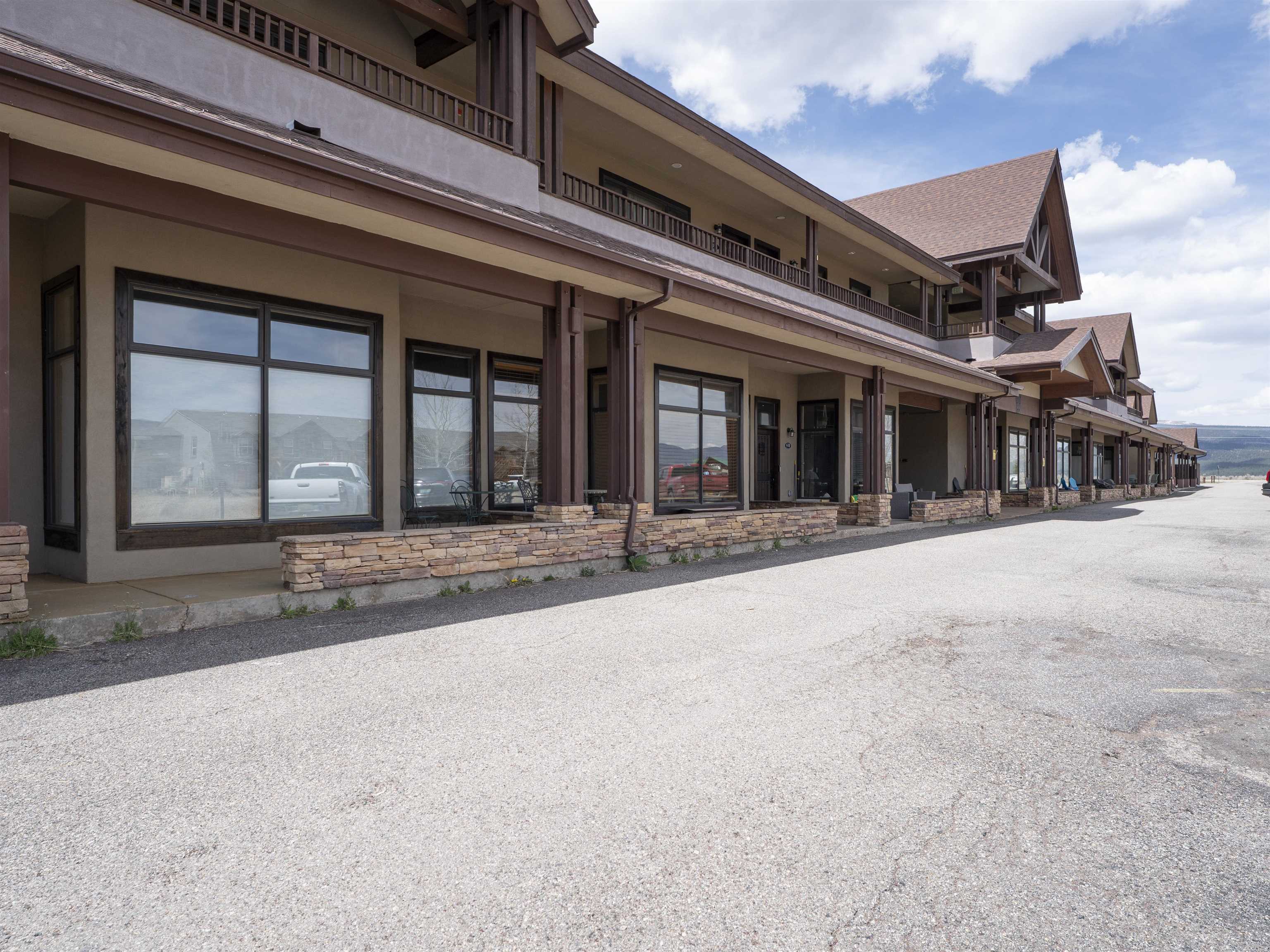 3465 Mountain View Blvd Unit: 5B