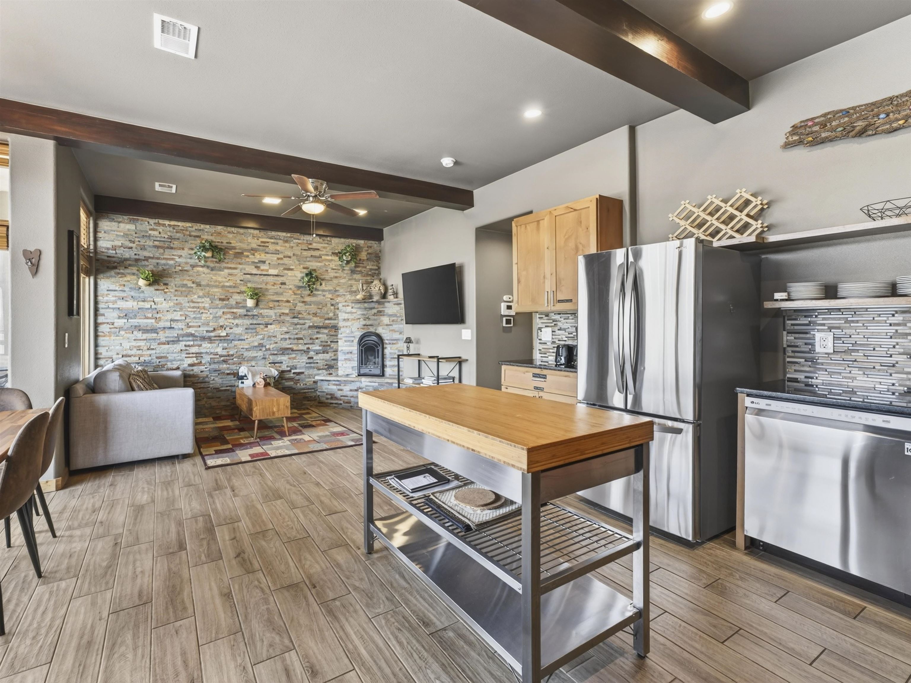 3465 Mountain View Blvd Unit: 5B