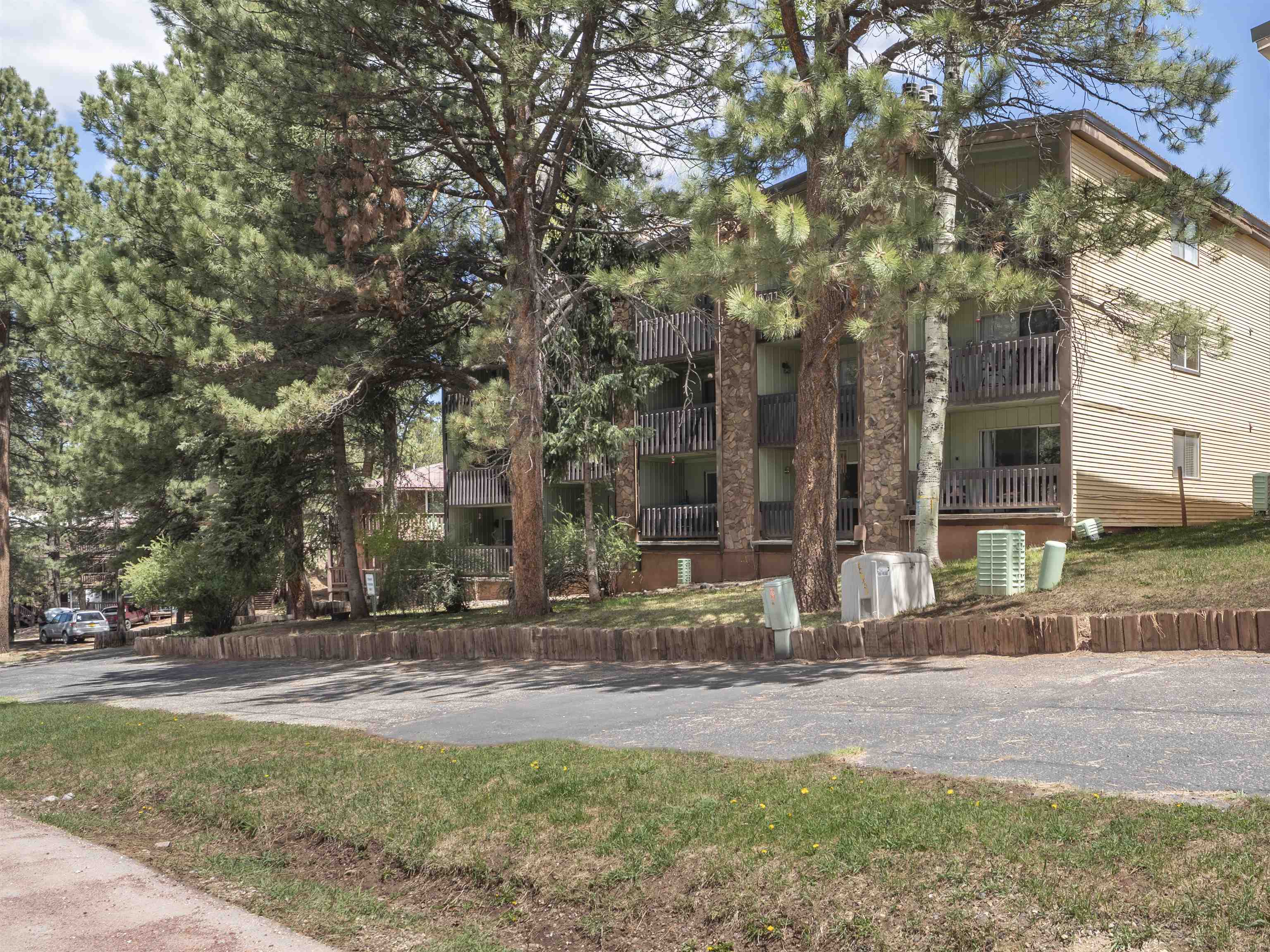 14 Jackson Hole Rd Unit: #A-104