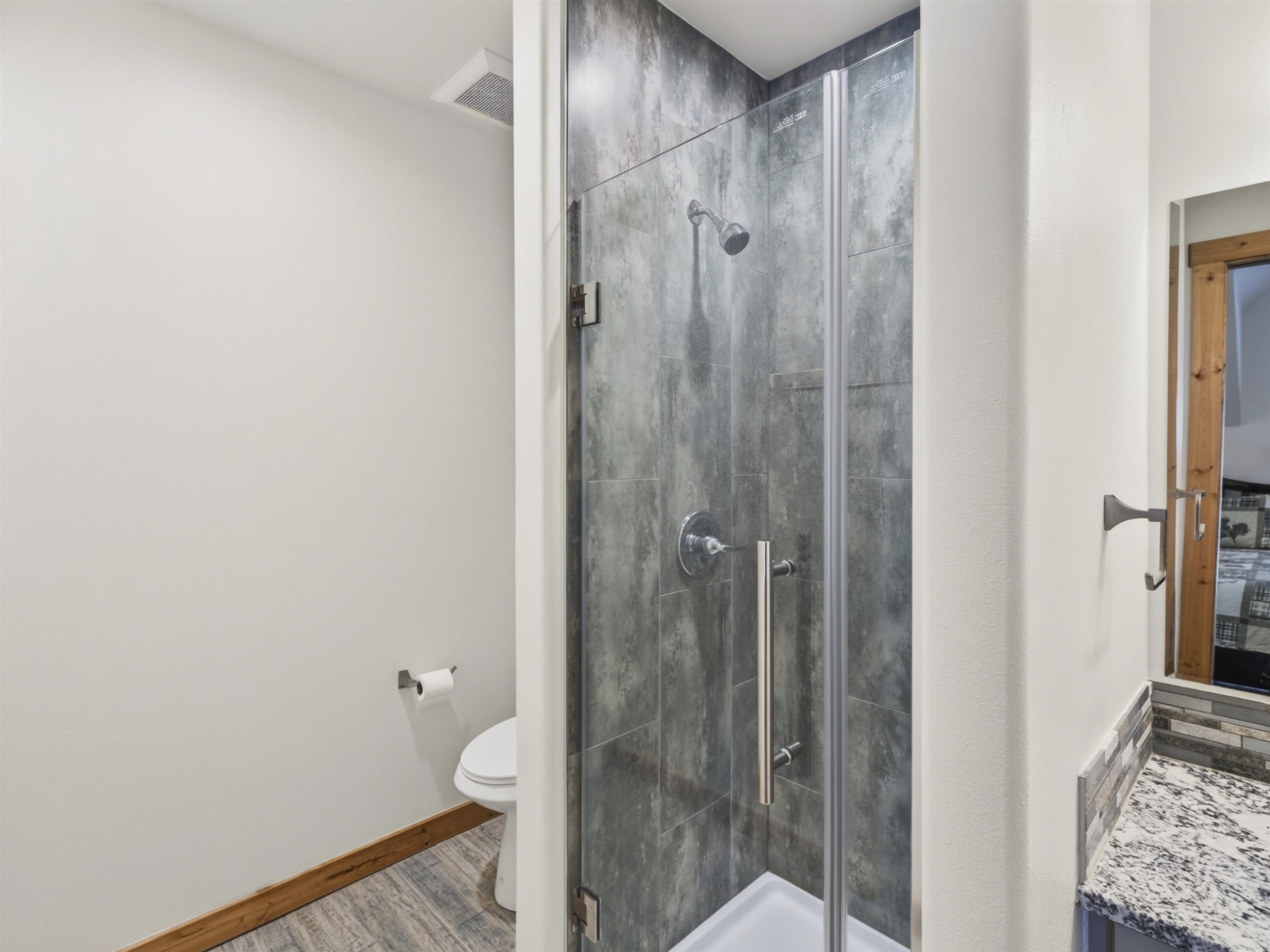 3465 Mountain View Blvd 2A