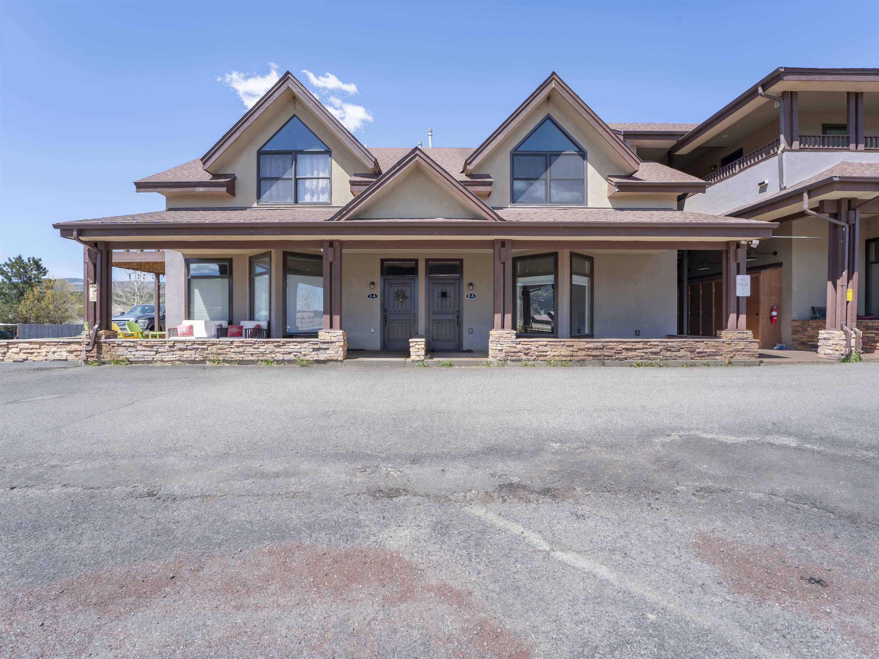 3465 Mountain View Blvd 2A