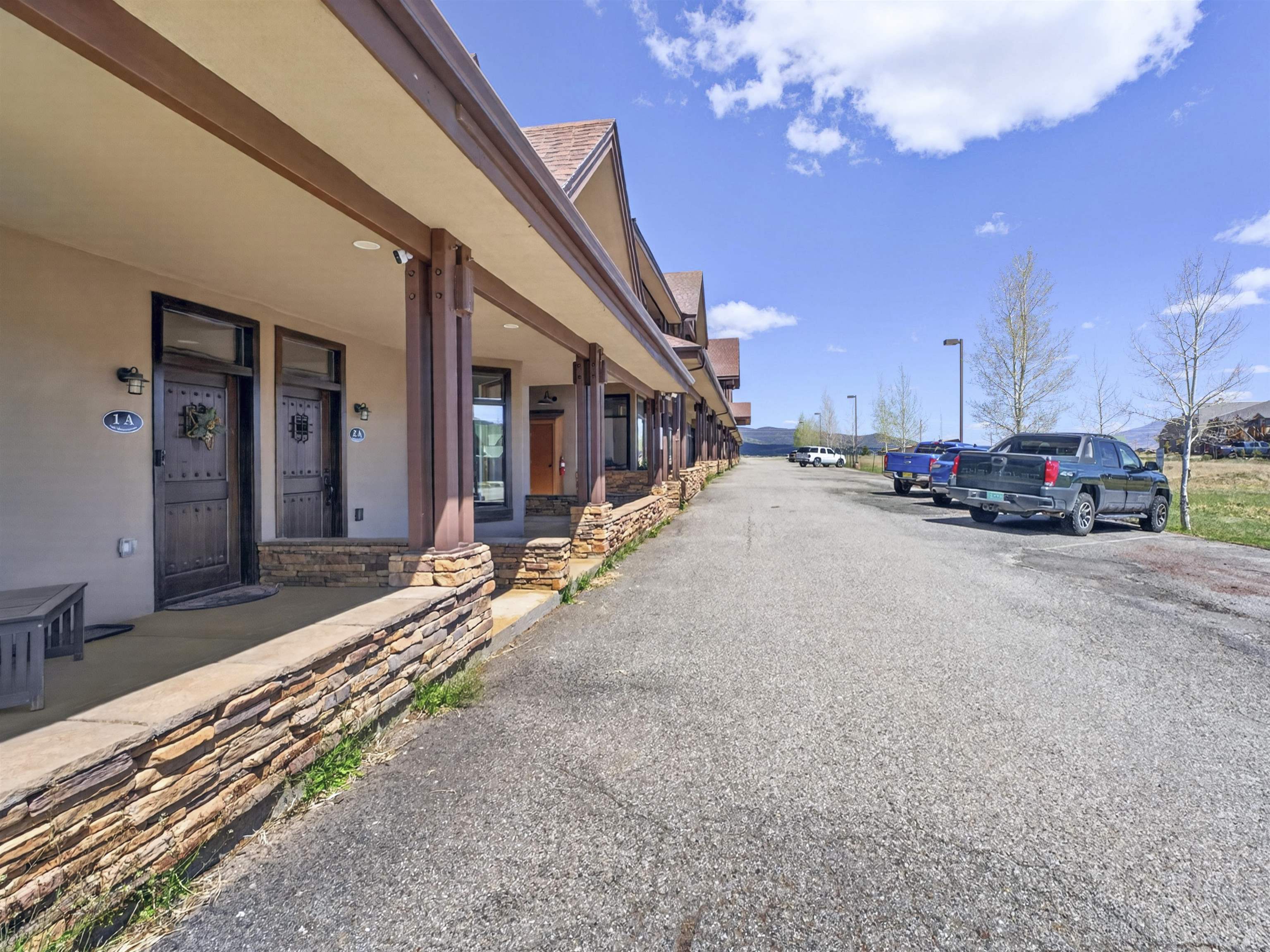 3465 Mountain View Blvd 2A