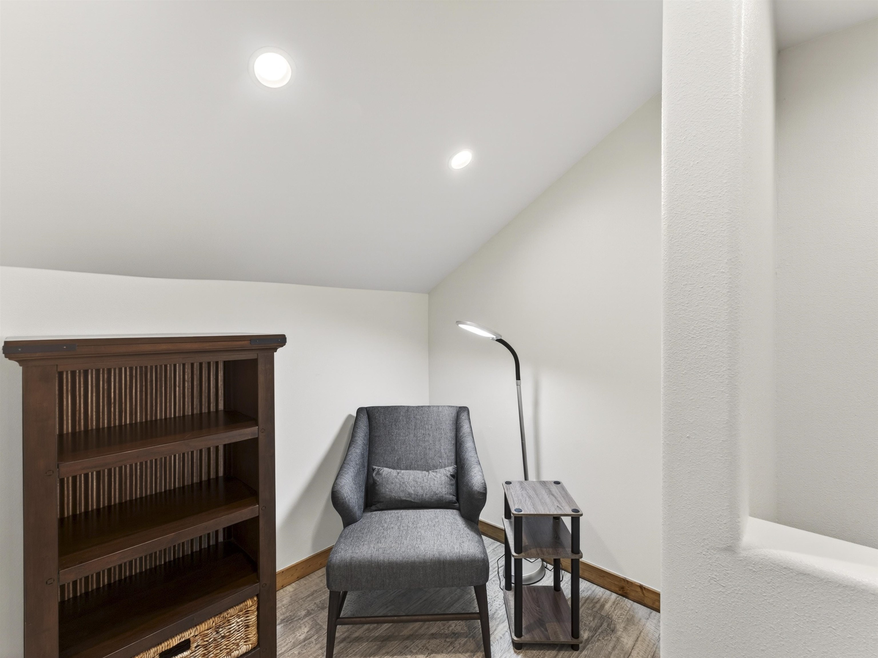 3465 Mountain View Blvd 2A