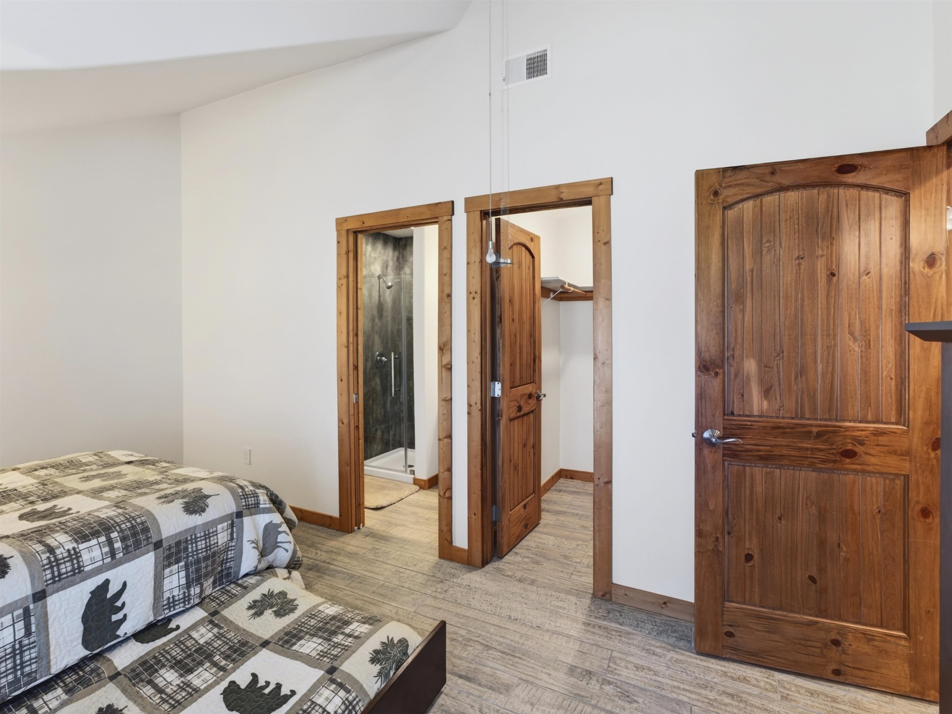 3465 Mountain View Blvd 2A