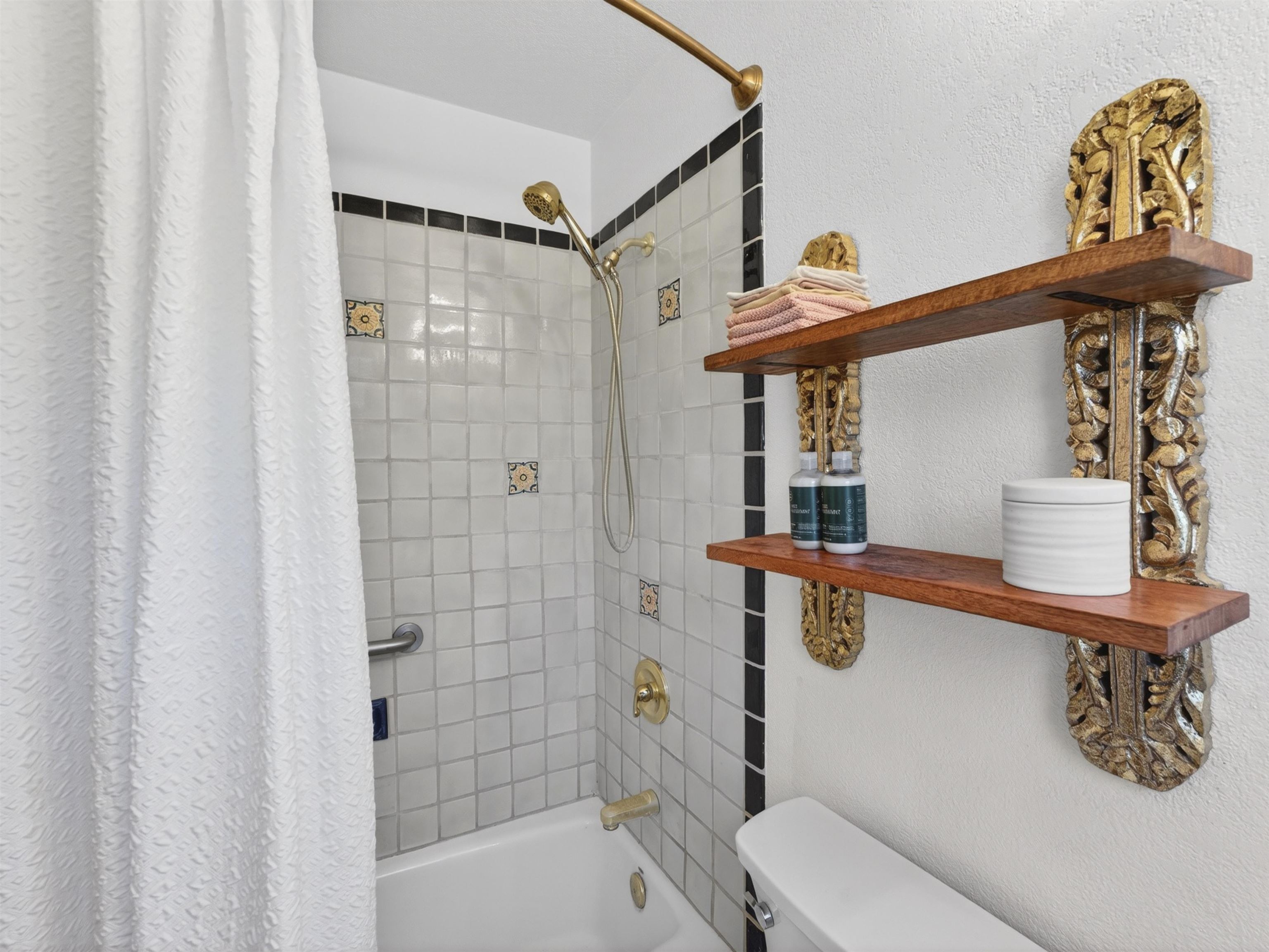 114 Las Cruces Rd Unit: F