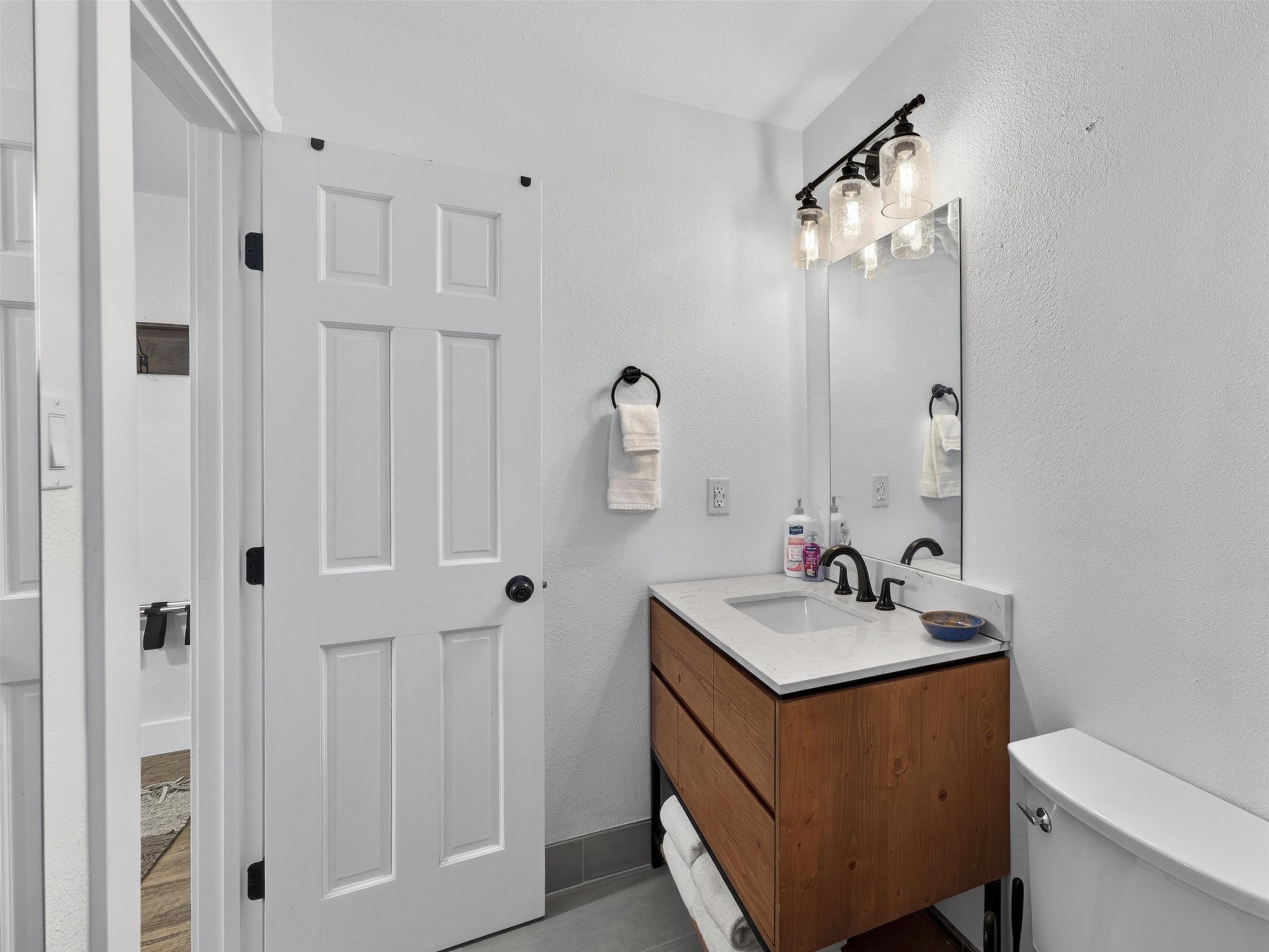 50 Vail Ave Bldg 5 2 Unit: 5-2
