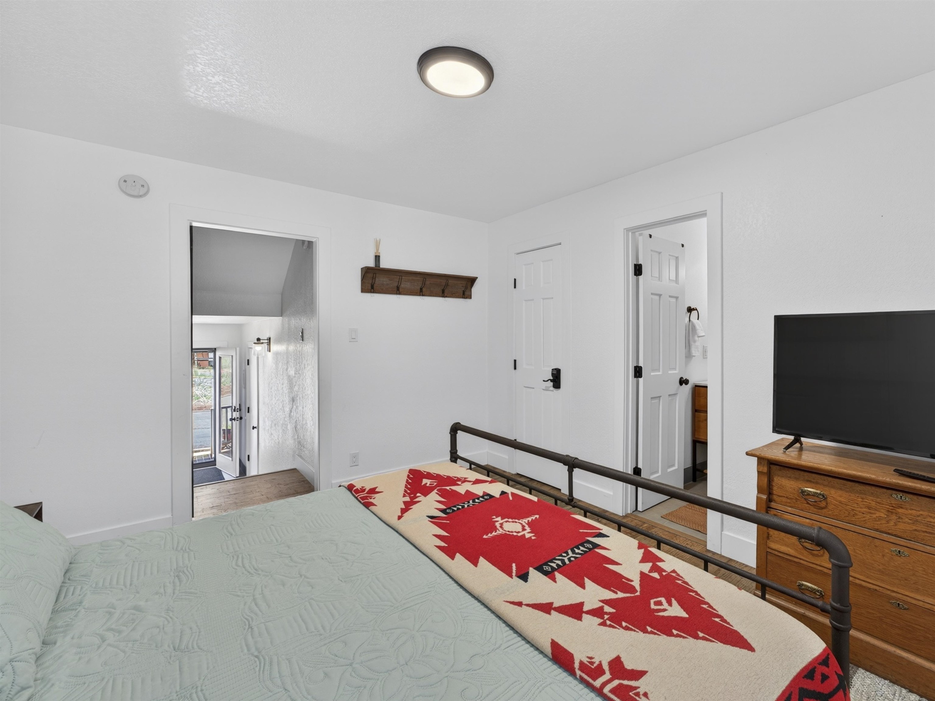 50 Vail Ave Bldg 5 2 Unit: 5-2