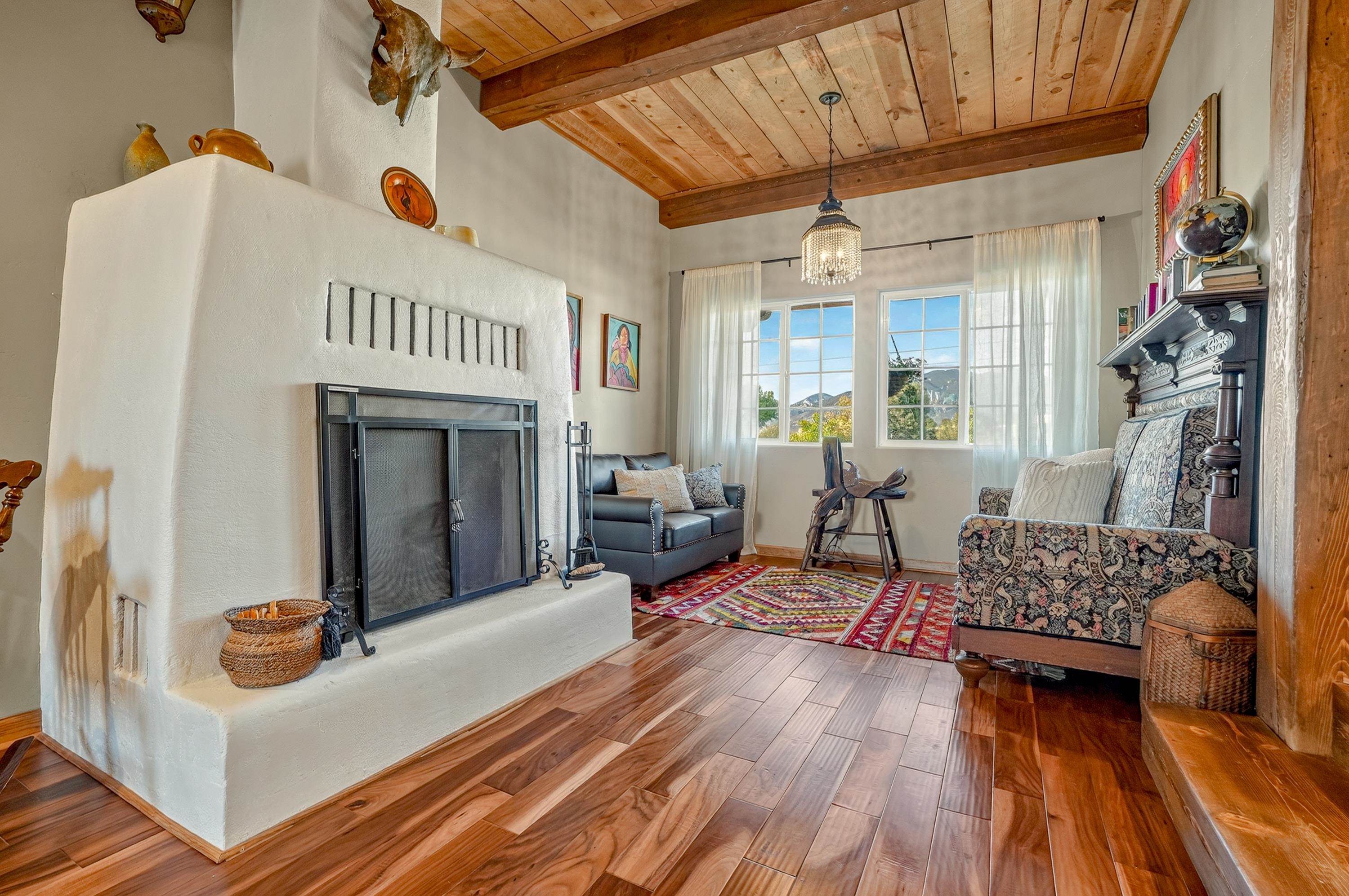 326 Cruz Alta Road