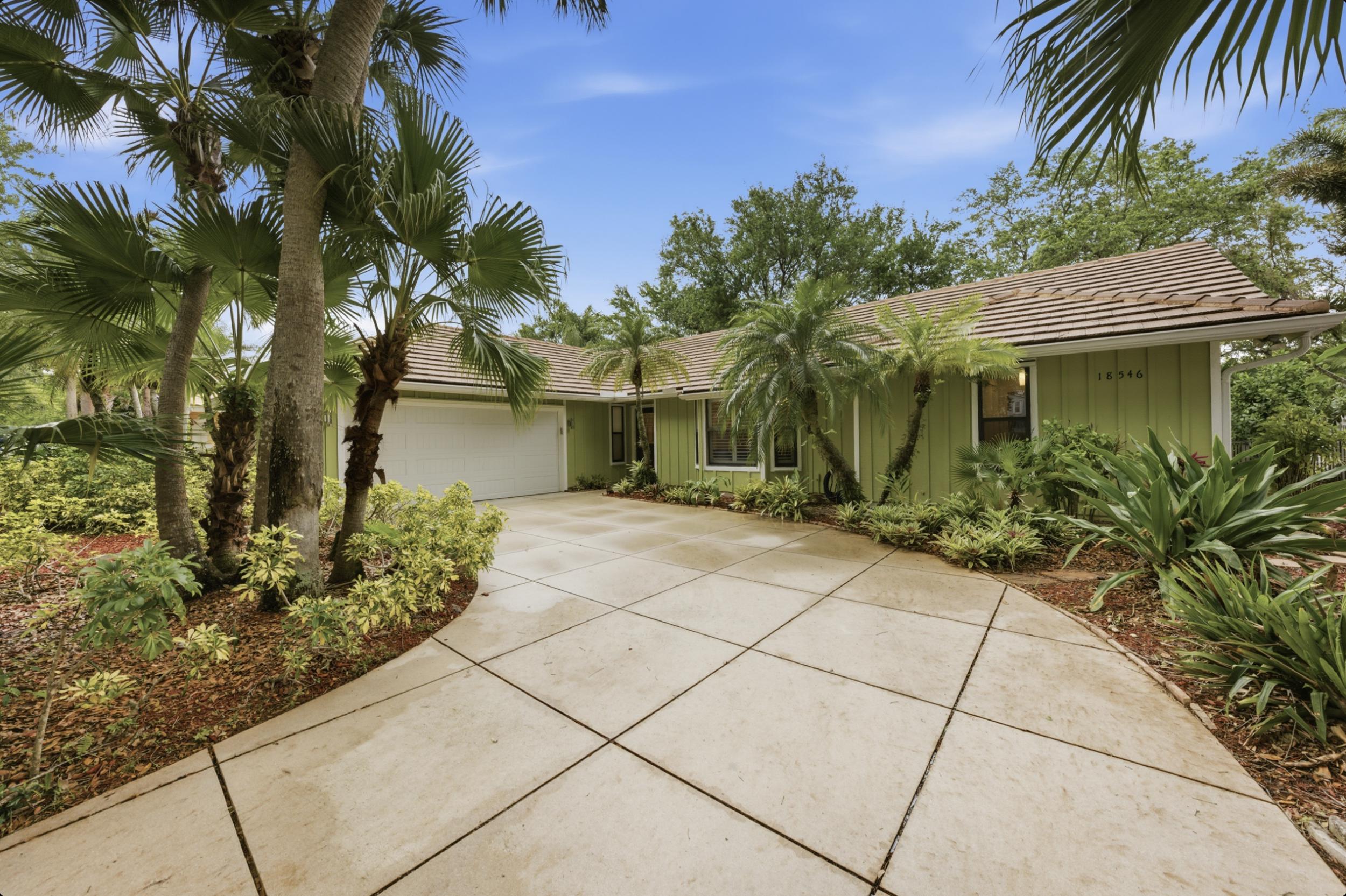 18546 Lake Bend Drive