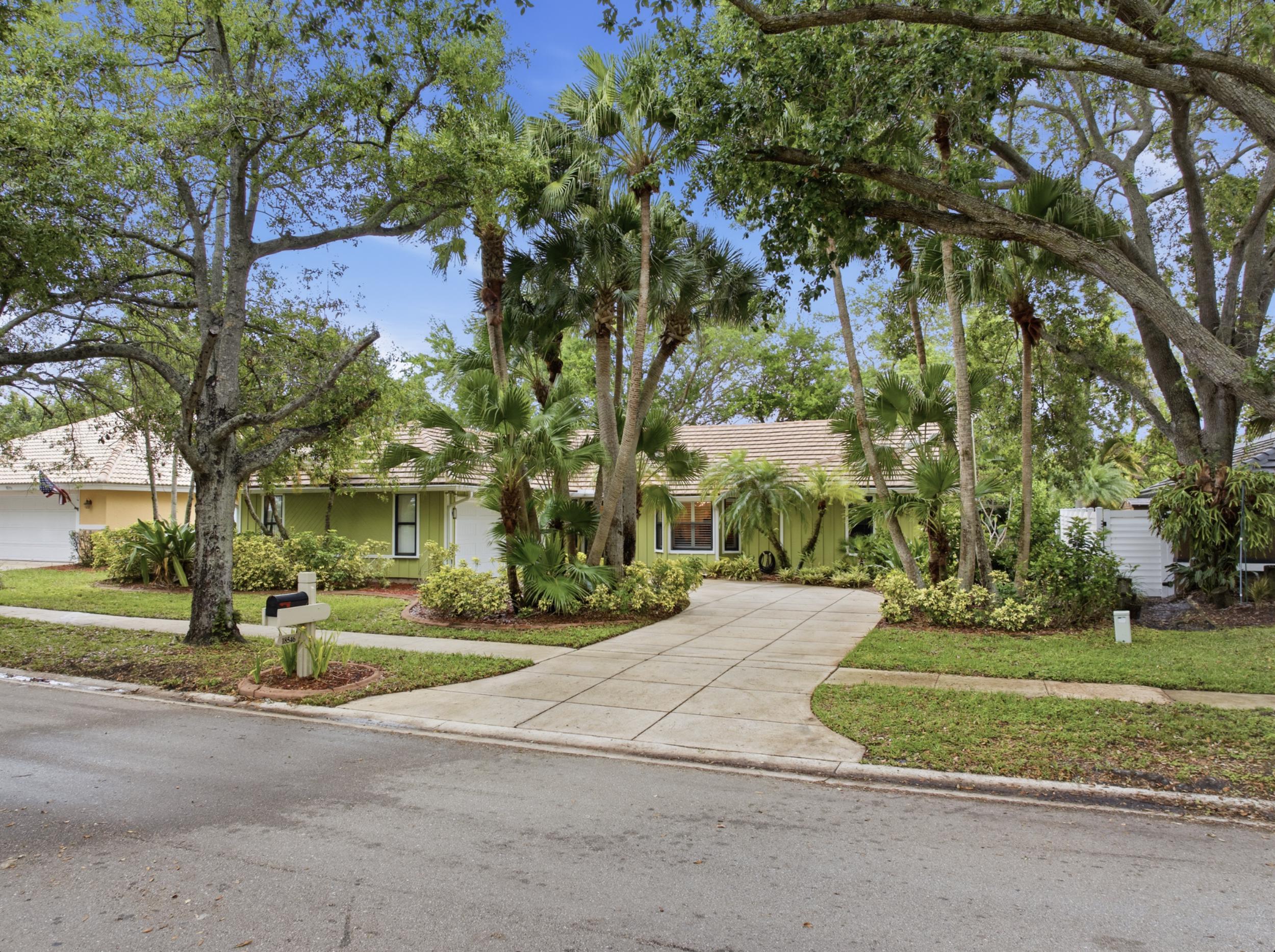 18546 Lake Bend Drive