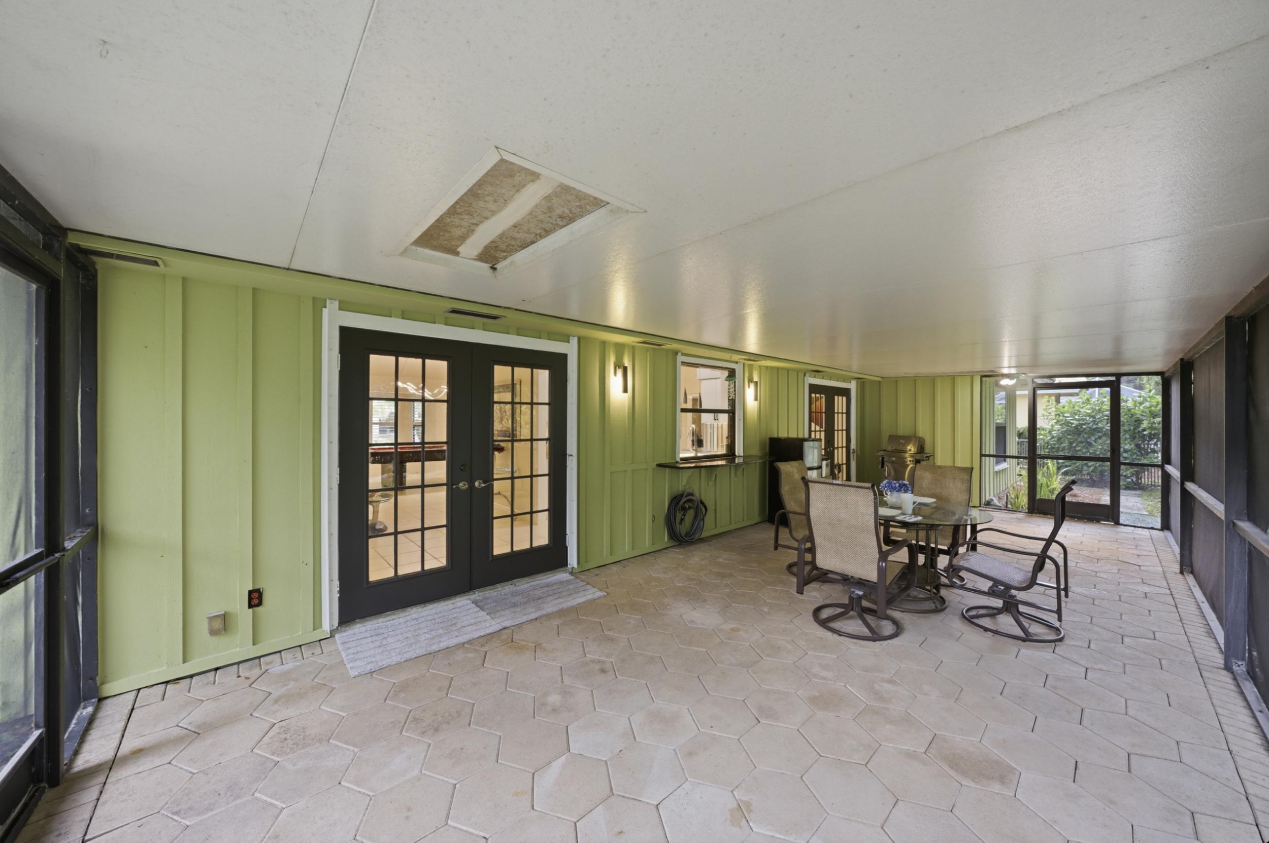 18546 Lake Bend Drive
