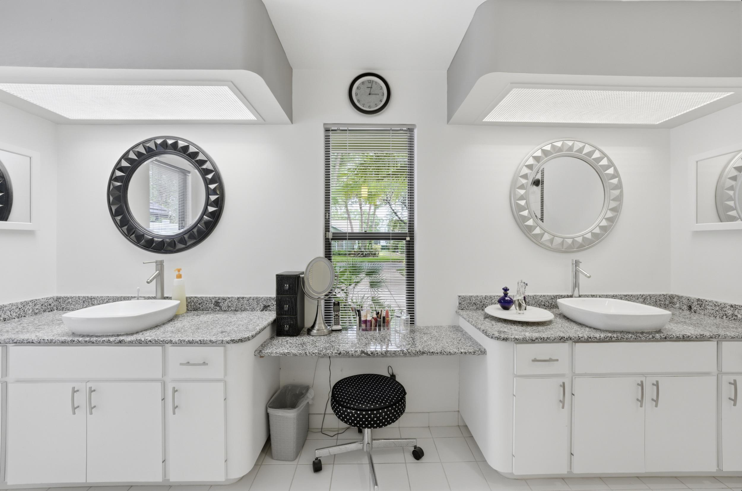18546 Lake Bend Drive