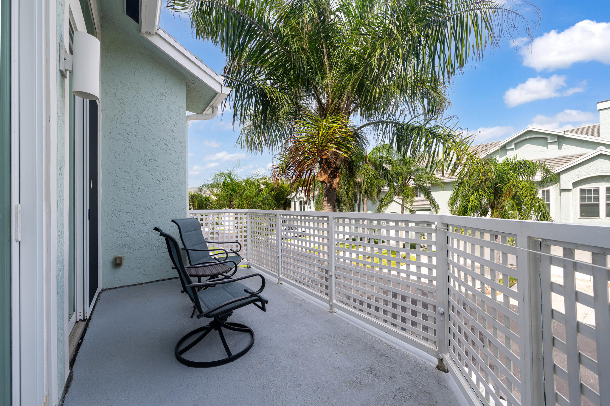 909 Mainsail Circle