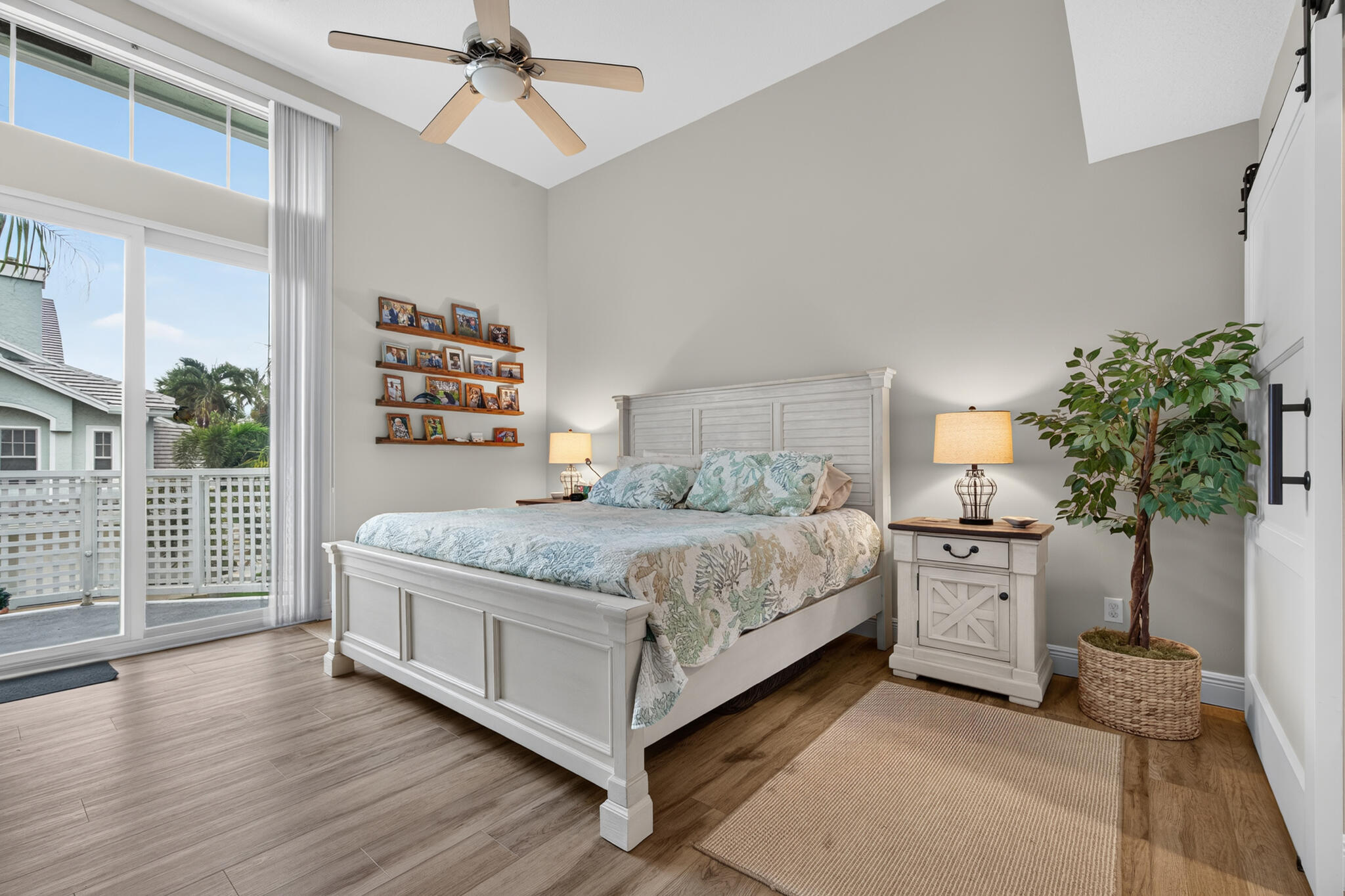909 Mainsail Circle