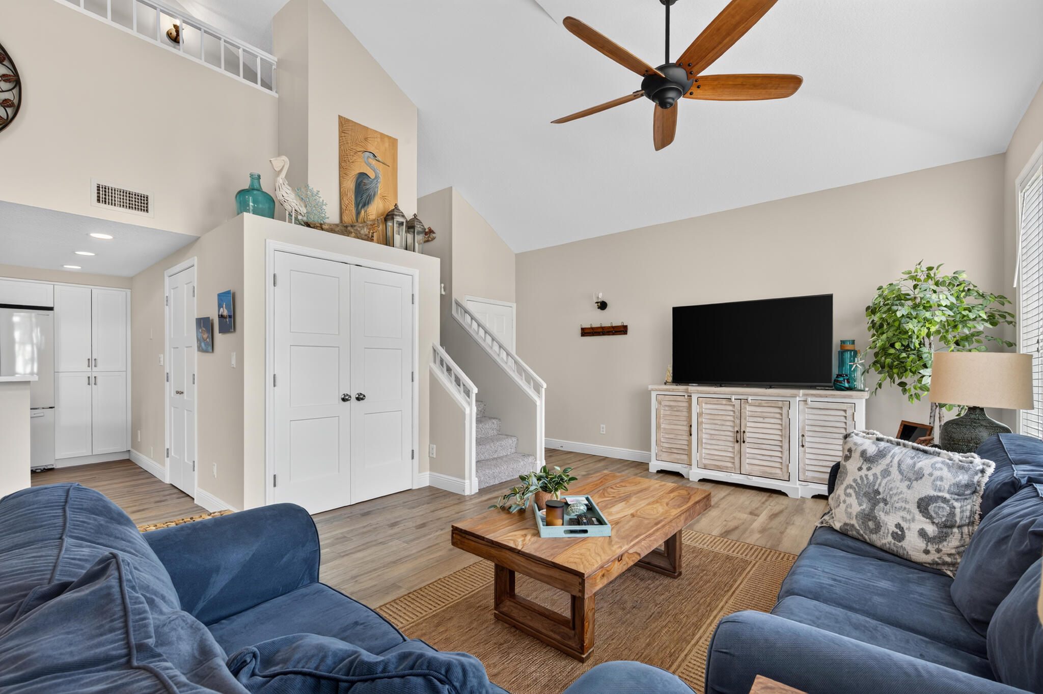 909 Mainsail Circle