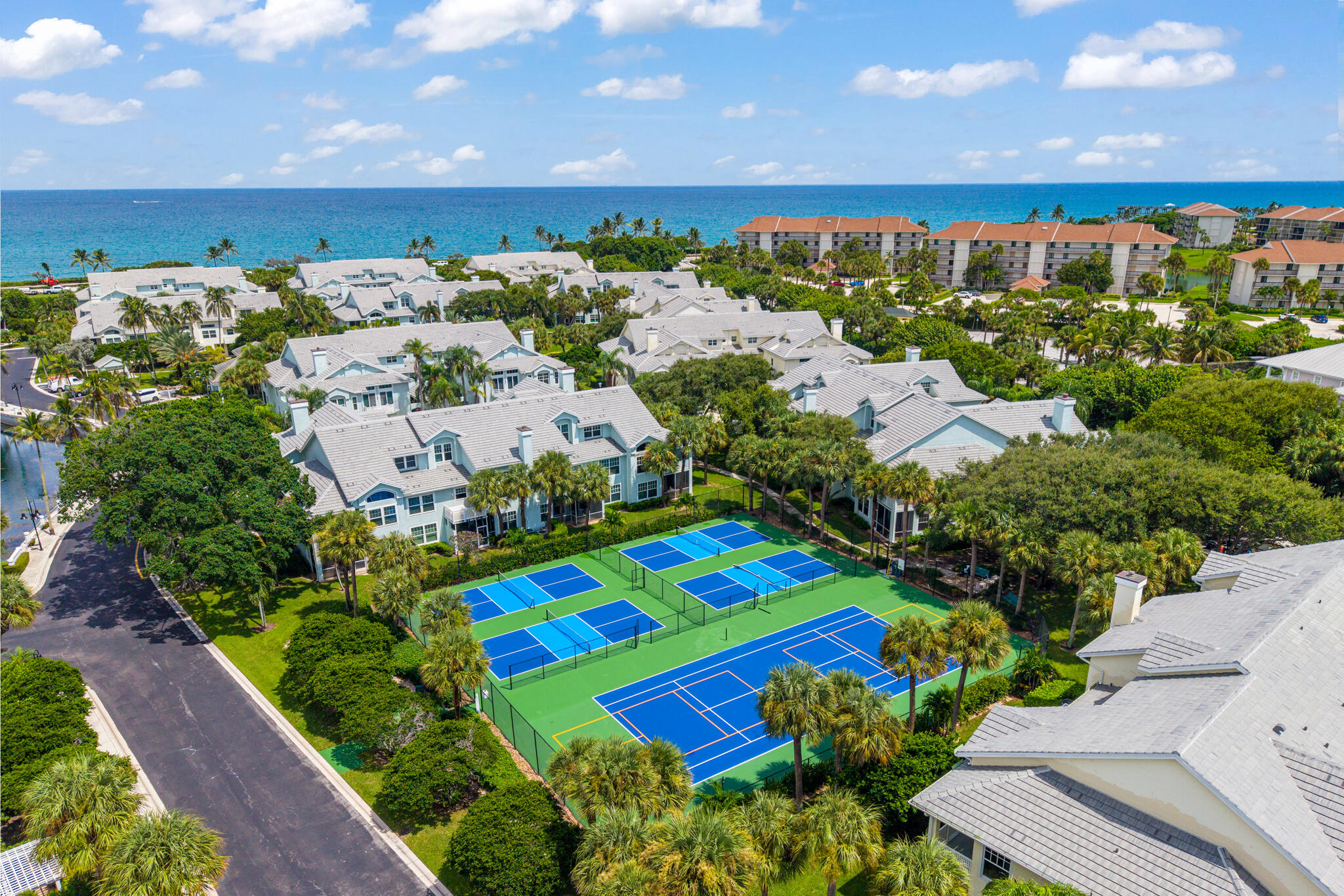 909 Mainsail Circle