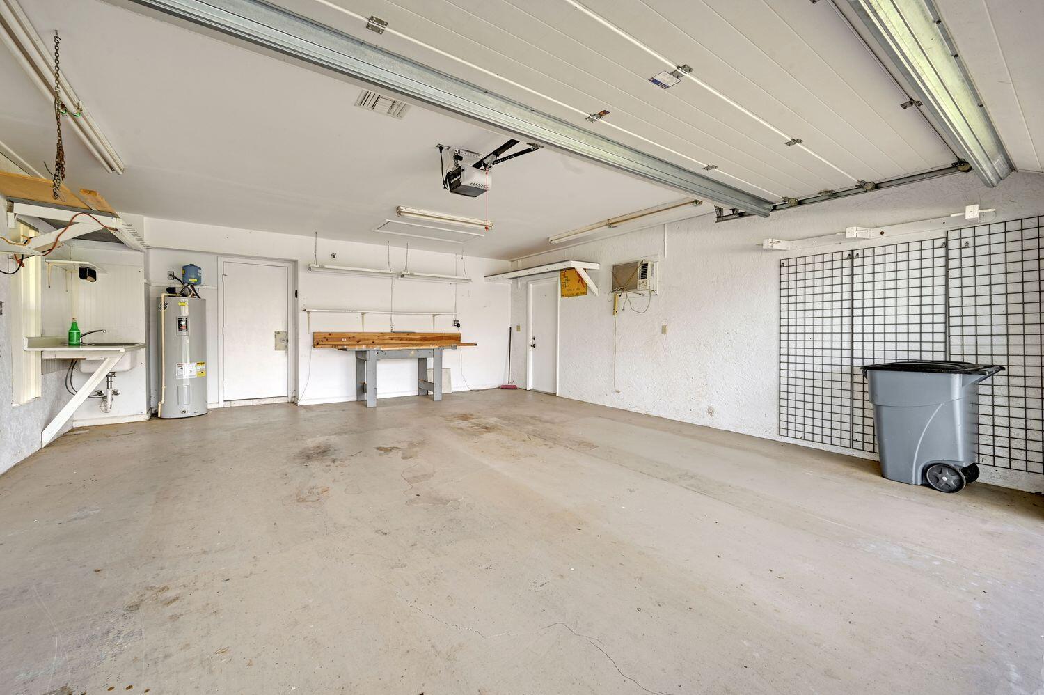 350 NE Gulfstream Avenue