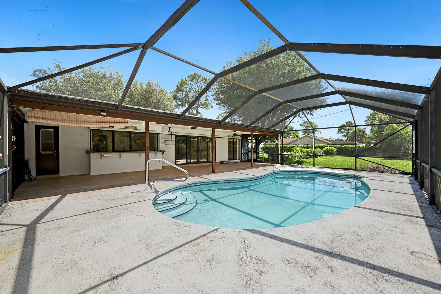 350 NE Gulfstream Avenue