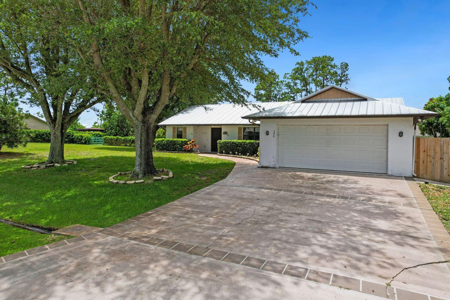 350 NE Gulfstream Avenue