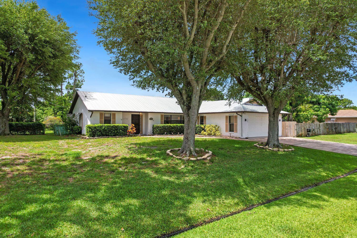 350 NE Gulfstream Avenue