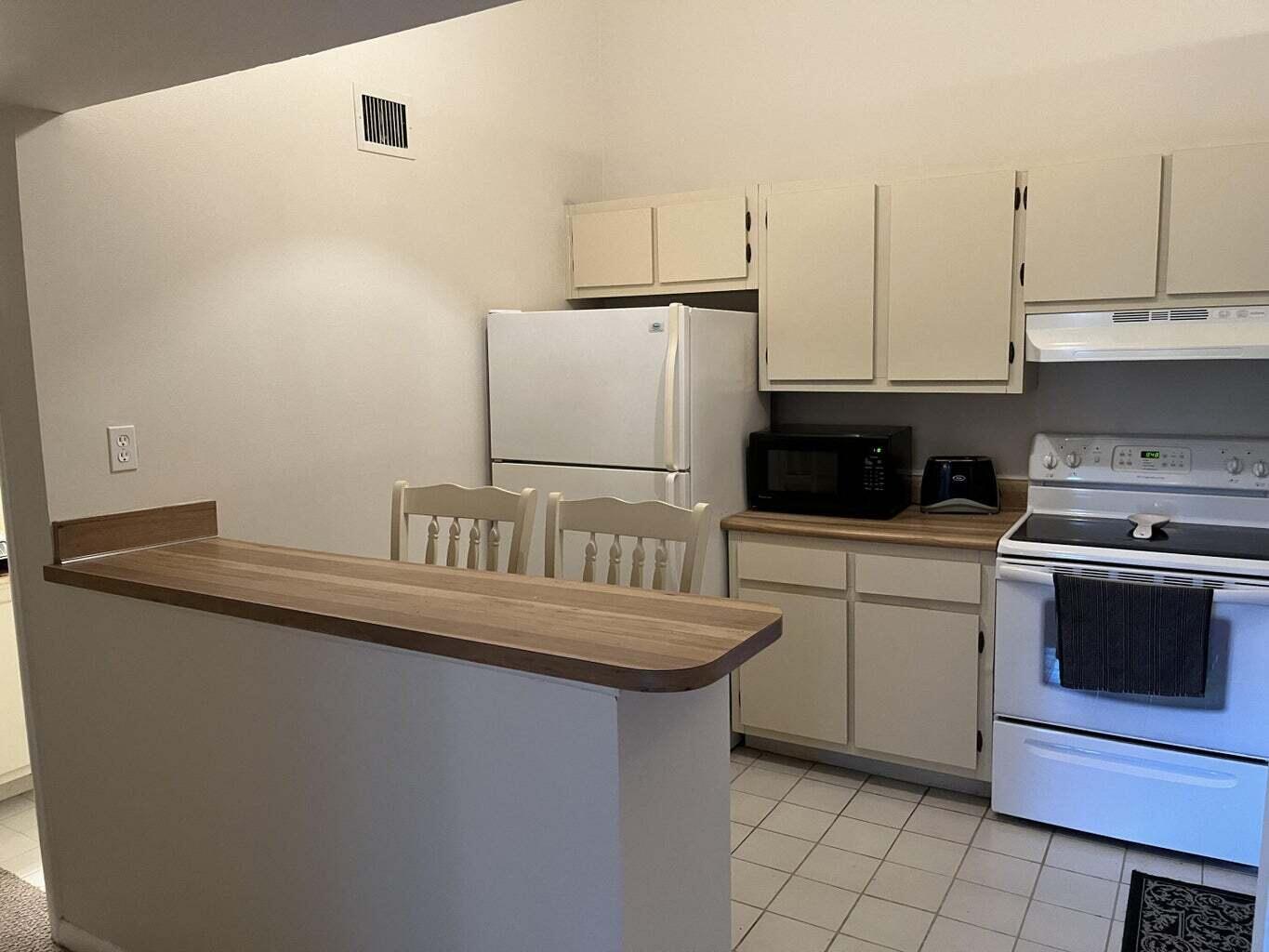 6327 Chasewood Drive G, Jupiter Unit: G