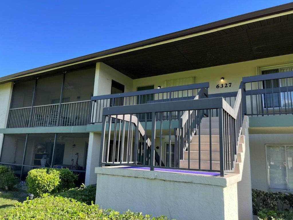 6327 Chasewood Drive G, Jupiter Unit: G