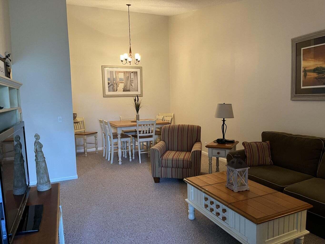 6327 Chasewood Drive G, Jupiter Unit: G