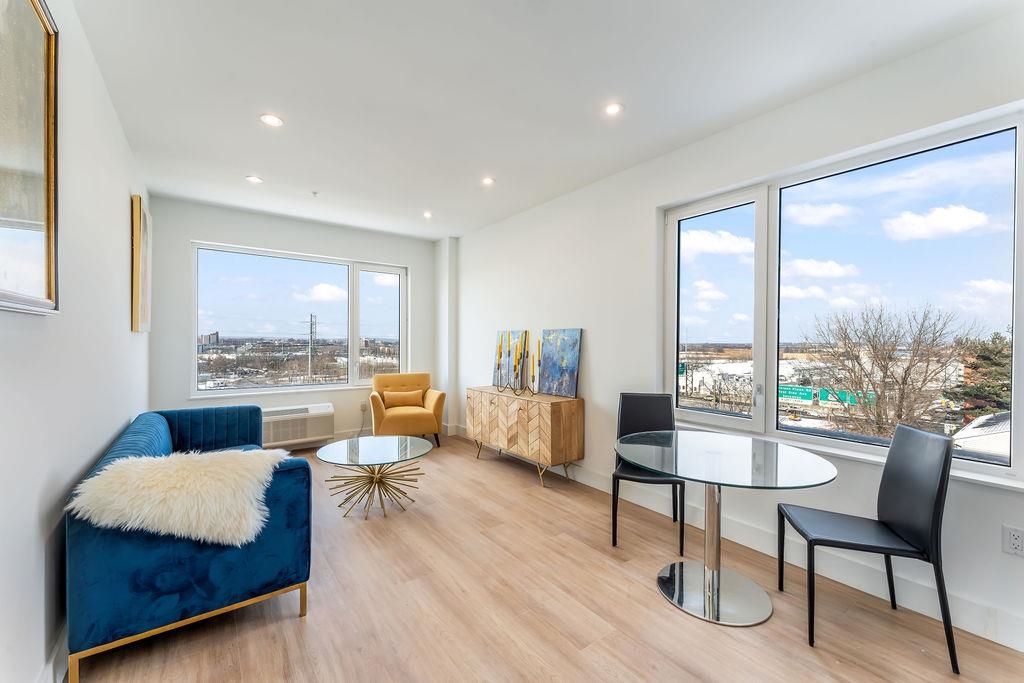 3309 LIBERTY AVE Unit: 301