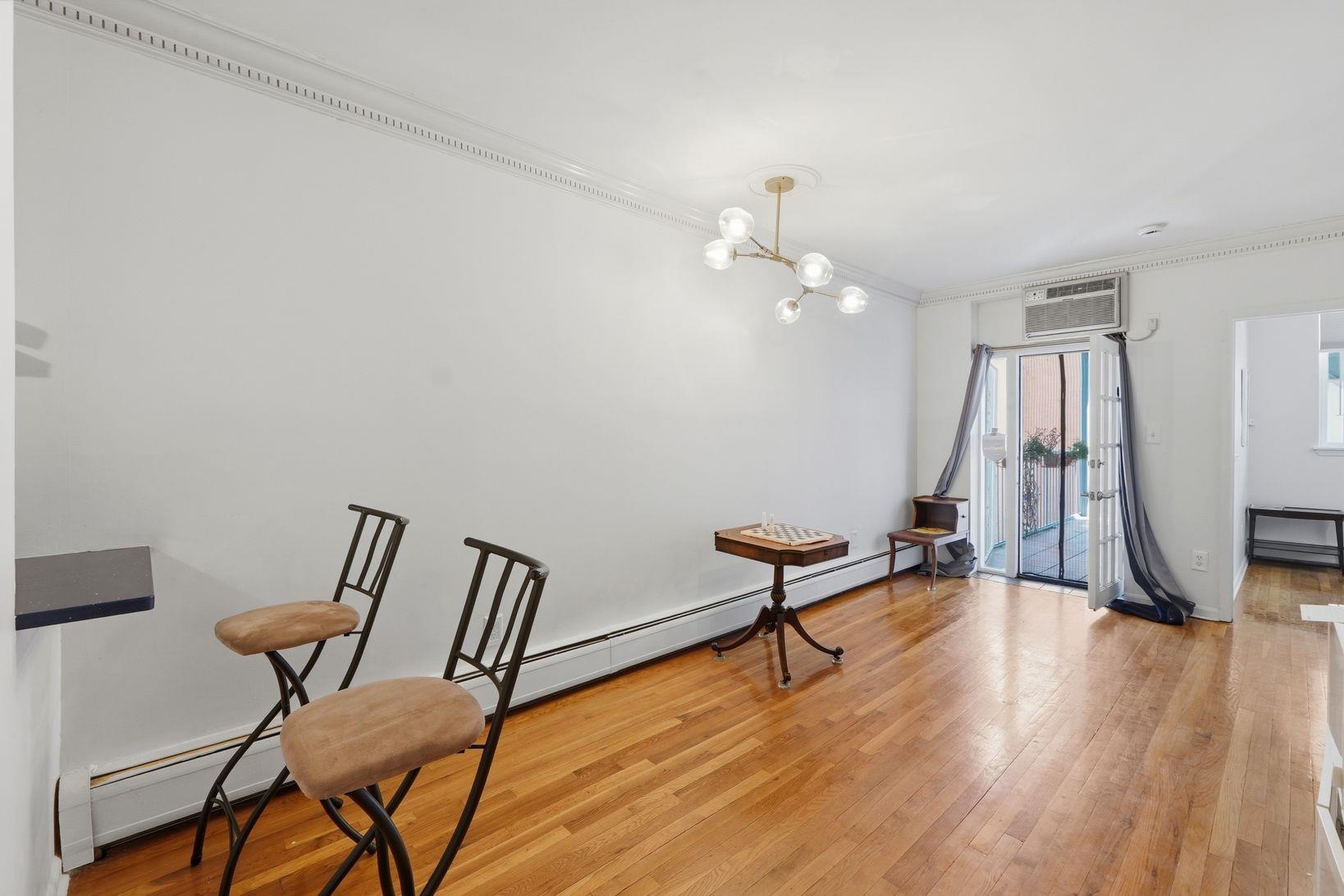 278 MONMOUTH ST Unit: 2L
