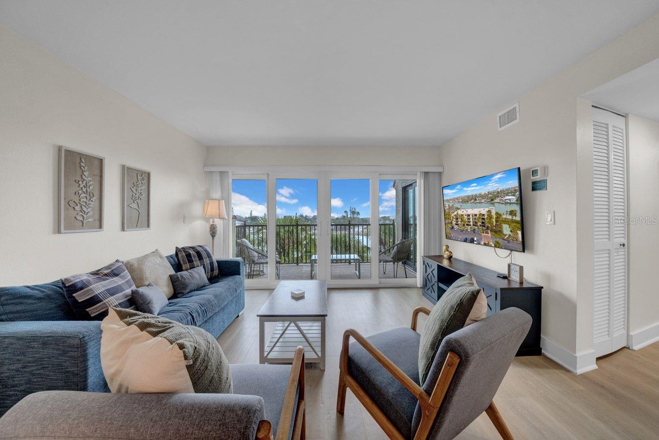 7537 BAYSHORE DR #406