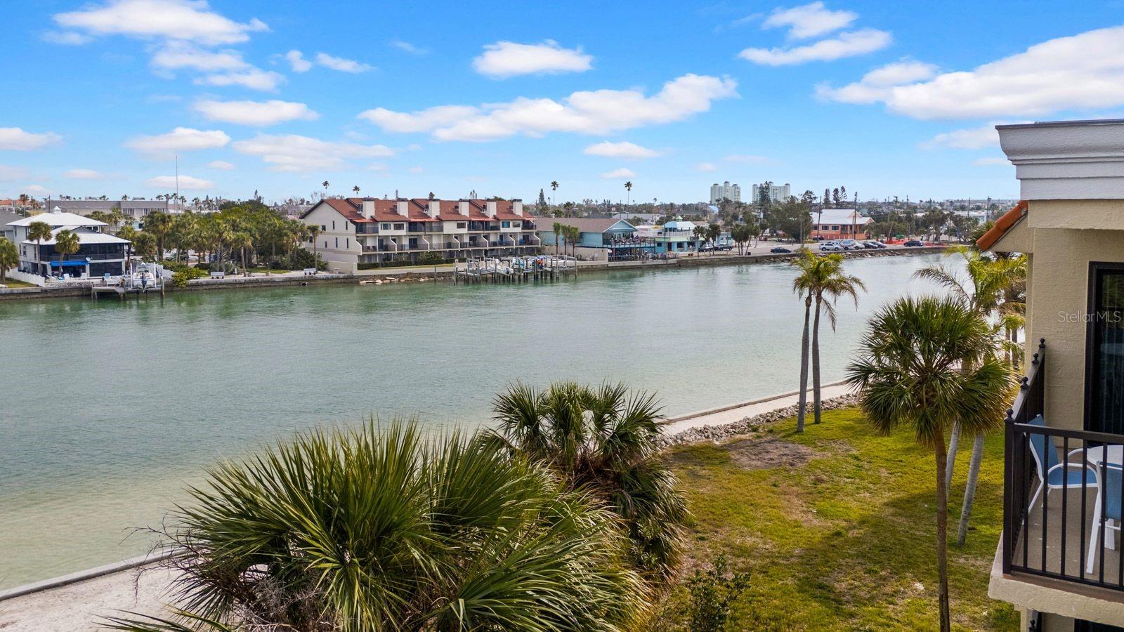 7537 BAYSHORE DR #406