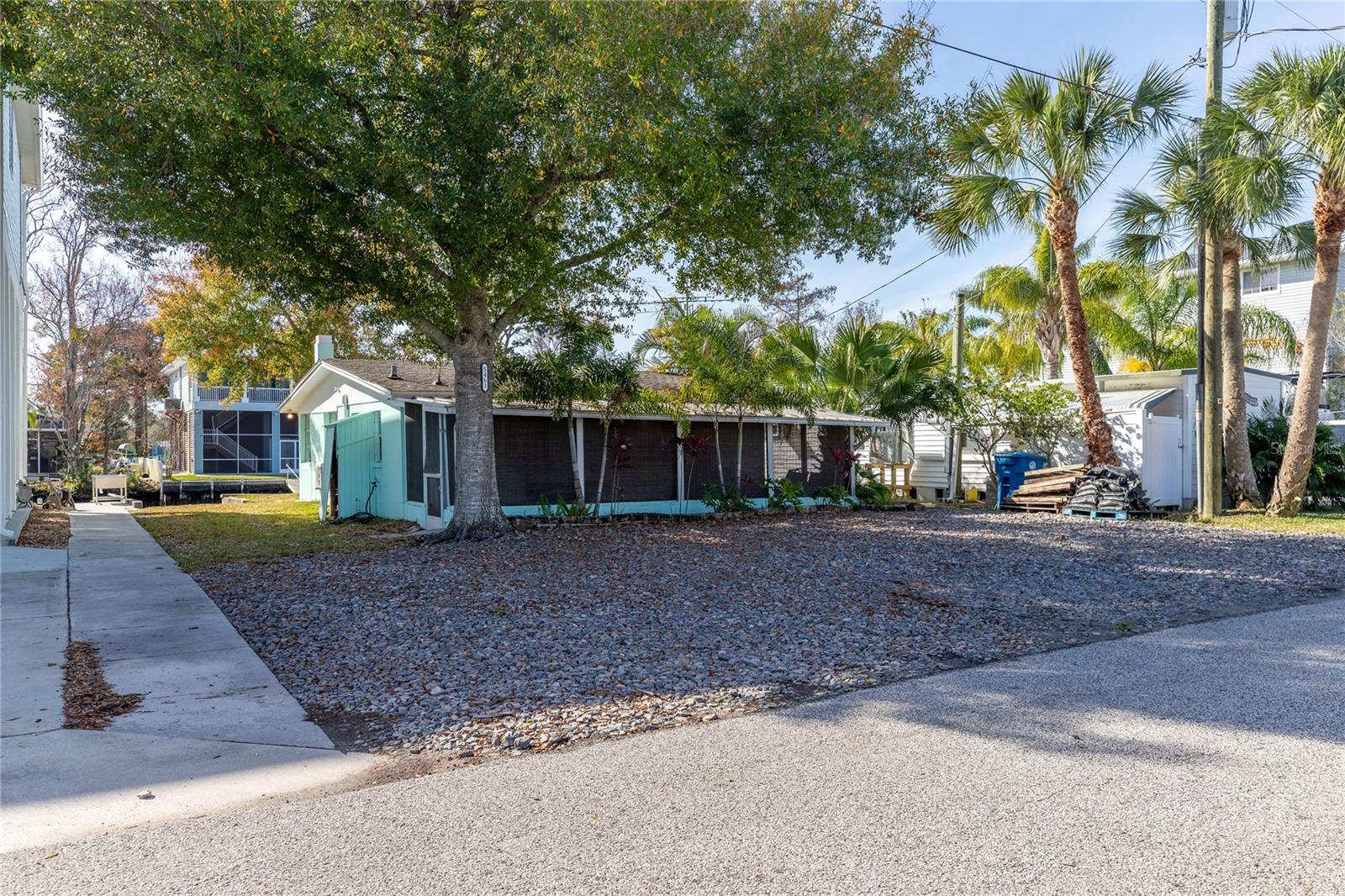 5461 CIRCLE DR